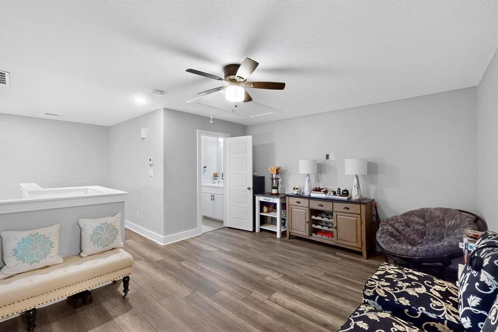 Grand Prairie, Texas, 75051, United States, 5 Bedrooms Bedrooms, ,5 BathroomsBathrooms,Residential,For Sale,1895413