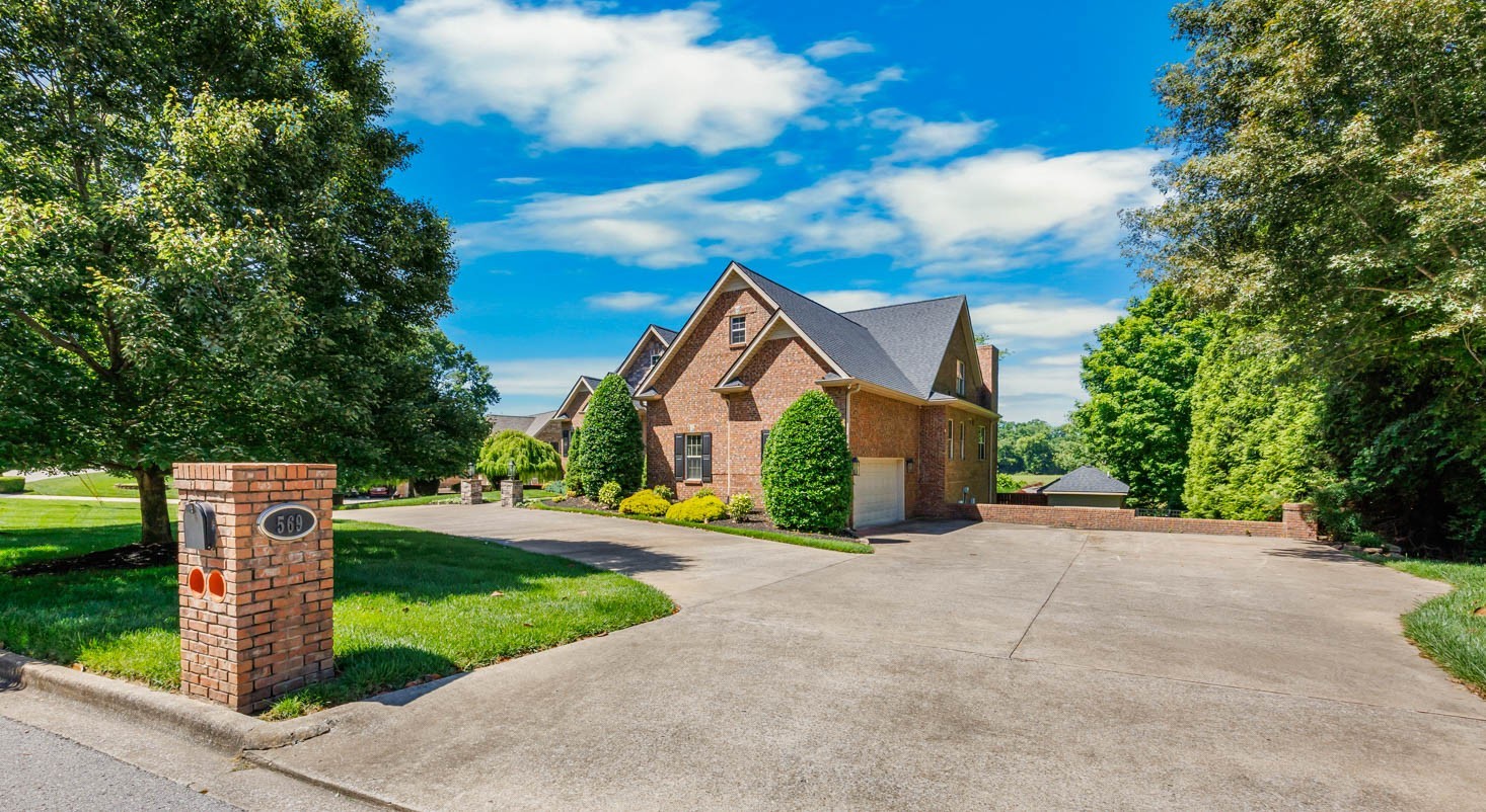 Clarksville, Tennessee, 37043, United States, 4 Bedrooms Bedrooms, ,5 BathroomsBathrooms,Residential,For Sale,1997798