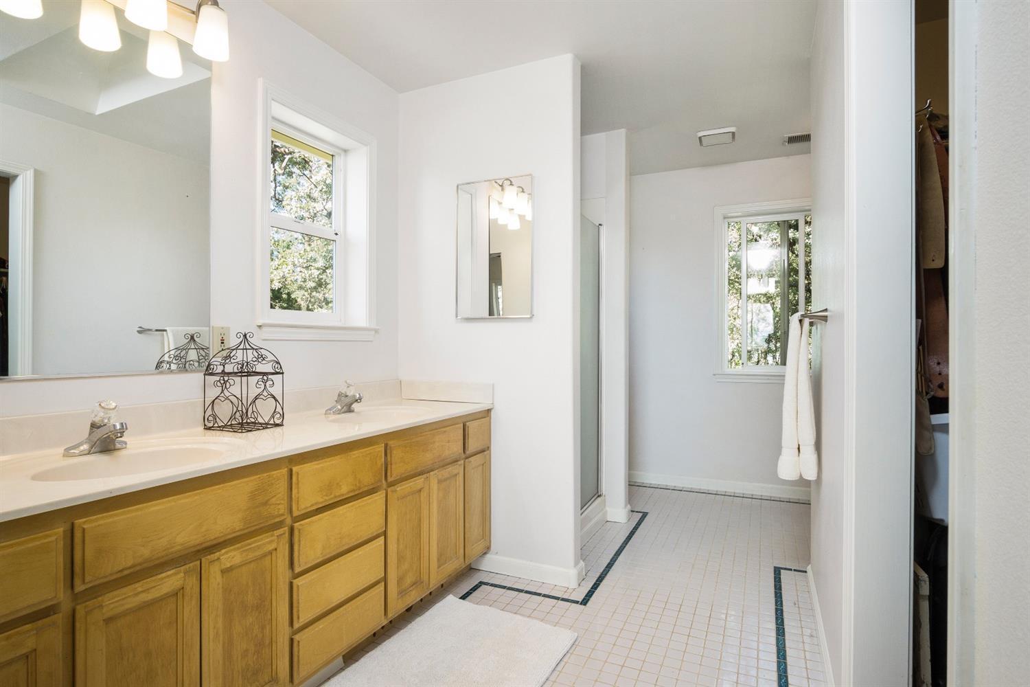 Oregon House, California, 95962, United States, 4 Bedrooms Bedrooms, ,3 BathroomsBathrooms,Residential,For Sale,1976473