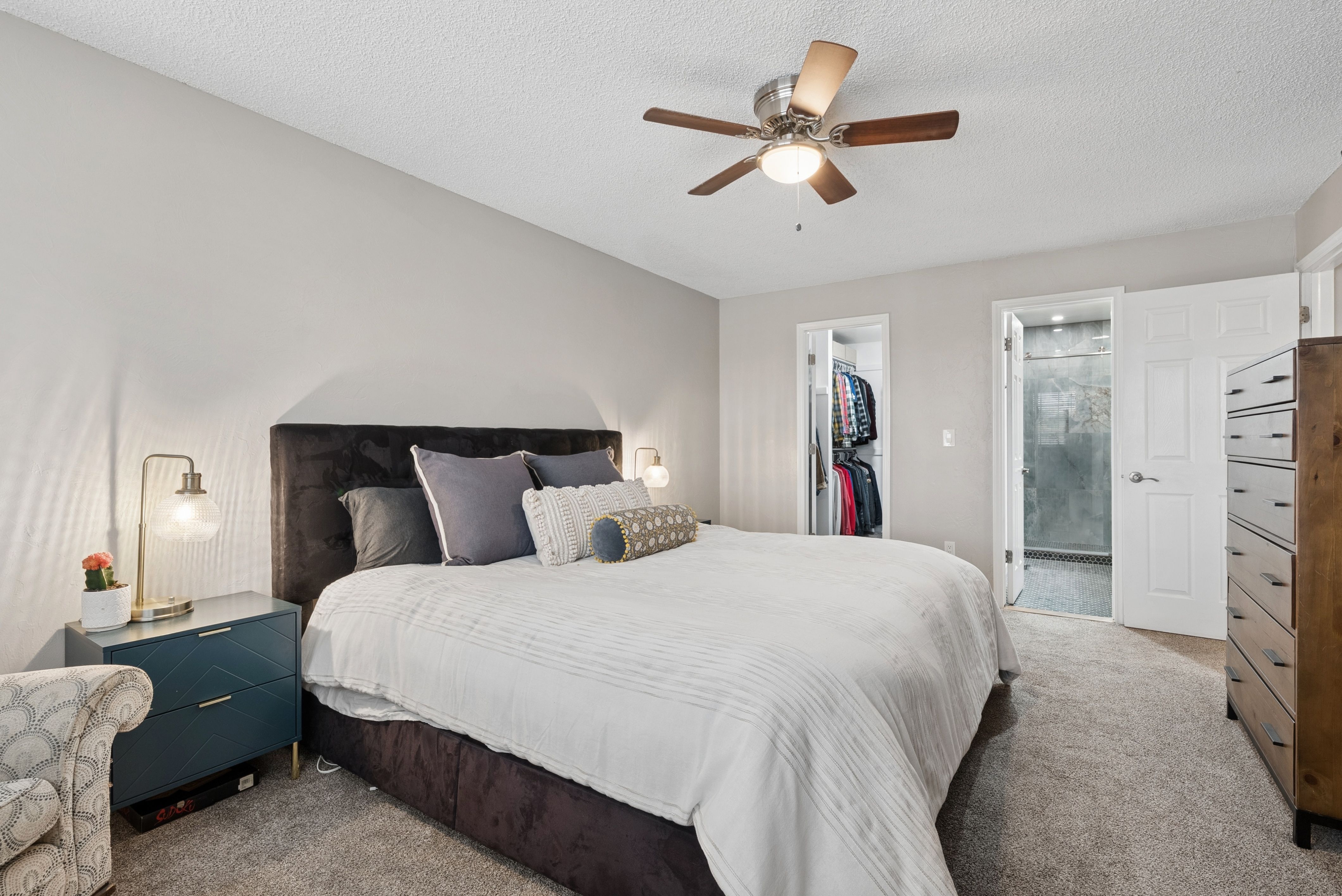  Spacious, functional layout with thoughtful updates in all the right places - 物件實景