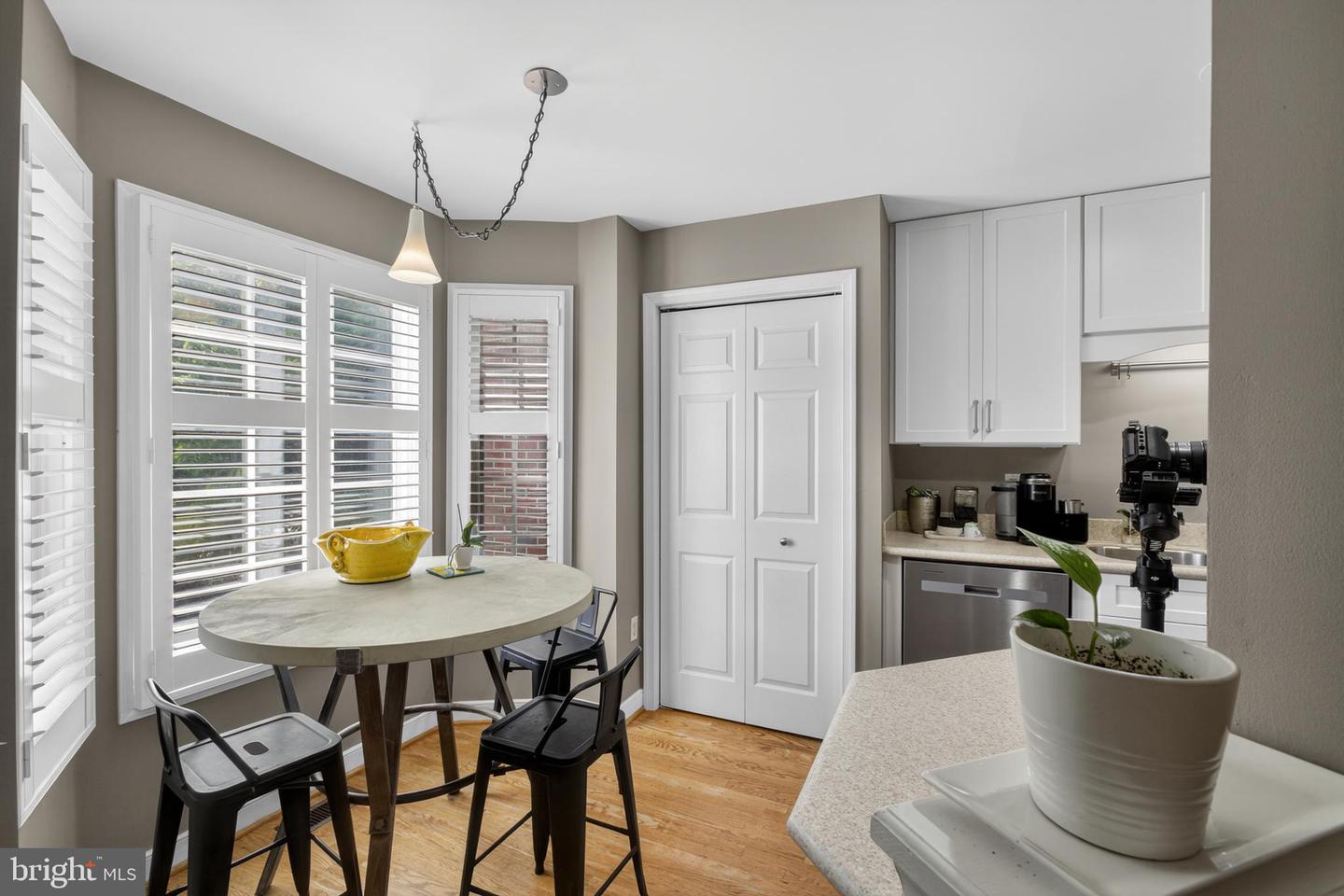 WILMINGTON, Delaware, 19806, United States, 4 Bedrooms Bedrooms, ,4 BathroomsBathrooms,Residential,For Sale,2048566