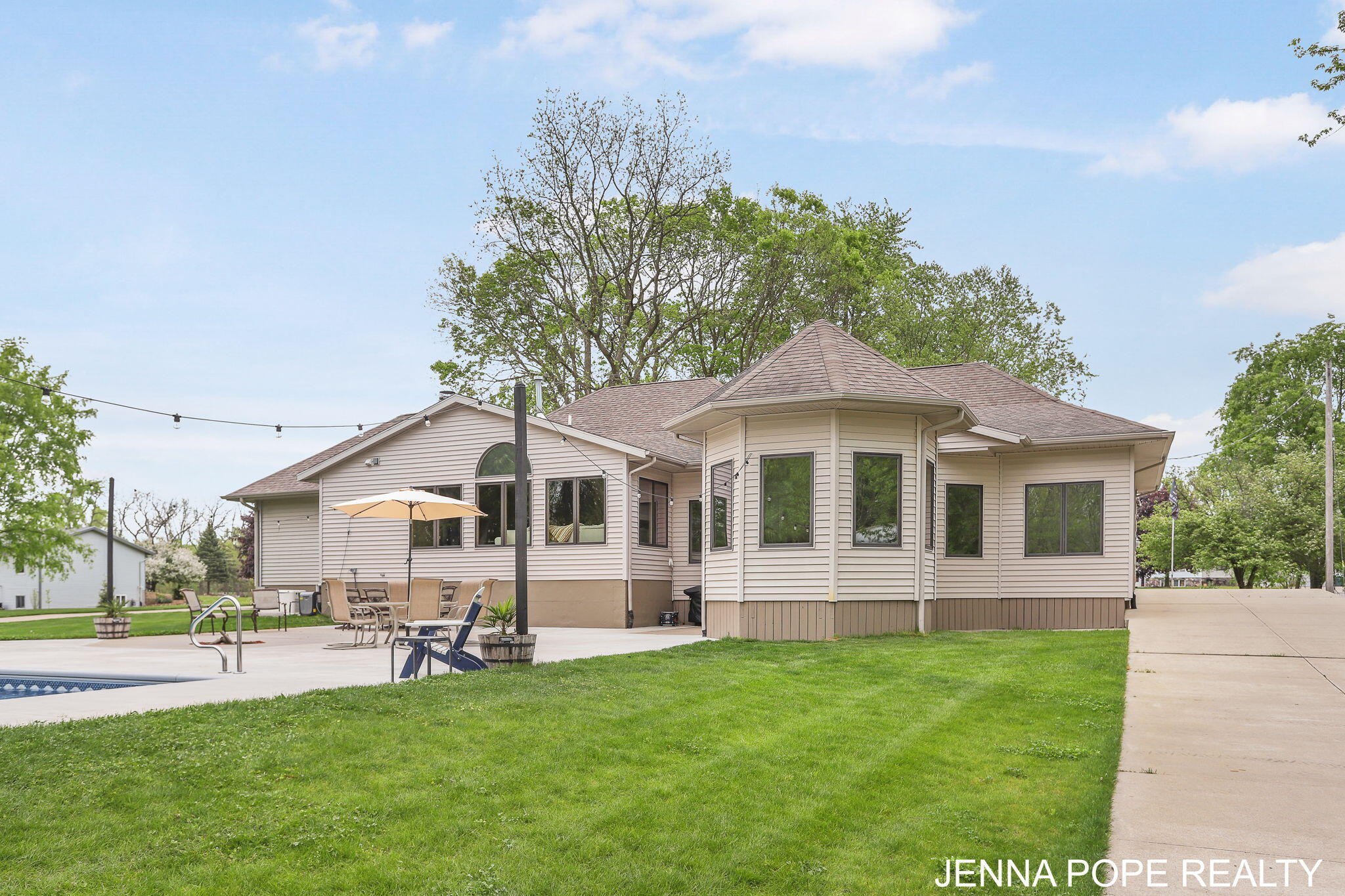 Marne, Michigan, 49435, United States, 3 Bedrooms Bedrooms, ,2 BathroomsBathrooms,Residential,For Sale,1826761