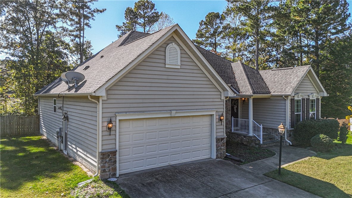 Toano, Virginia, 23168, United States, 3 Bedrooms Bedrooms, ,3 BathroomsBathrooms,Residential,For Sale,1971503