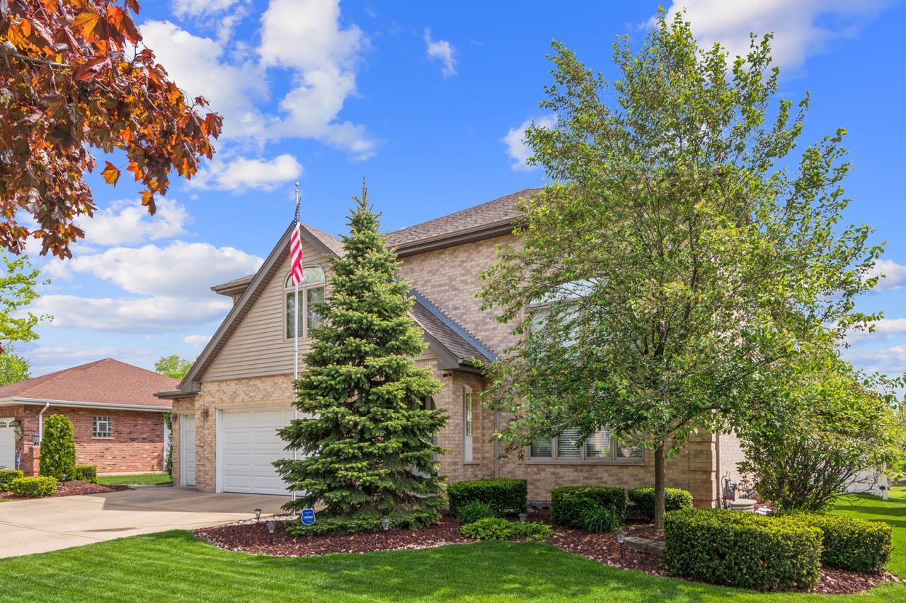 17815 Iroquois, Tinley Park, Illinois, 60477, United States, 5 Bedrooms Bedrooms, ,4 BathroomsBathrooms,Residential,For Sale,17815 Iroquois,1635581