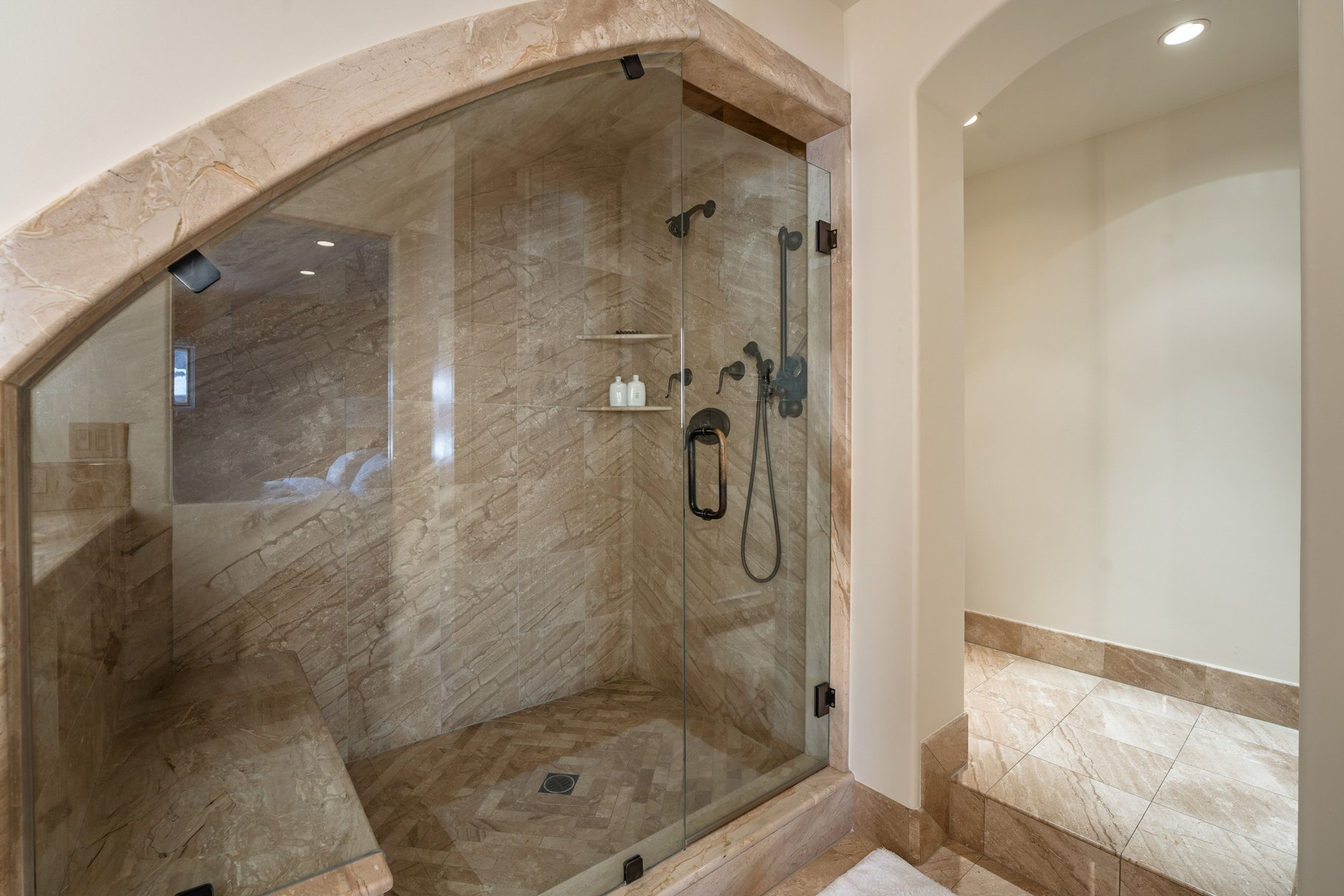  Legendary Stillwater Cove  Gated. Private. Lakefront - 物件實景