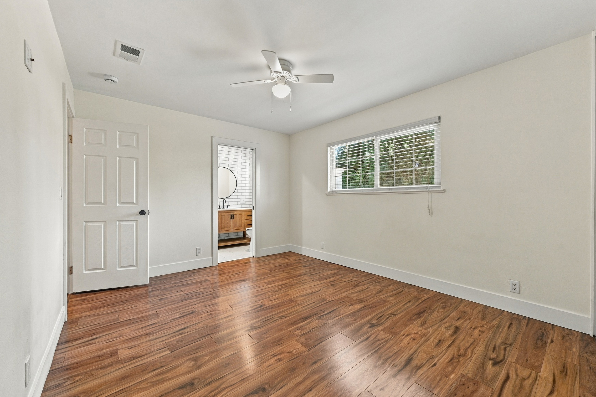  Inviting Move-In Ready Home - 物件實景