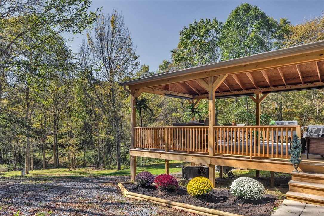 Green Twp, Pennsylvania, 15001, United States, 4 Bedrooms Bedrooms, ,4 BathroomsBathrooms,Residential,For Sale,1960549