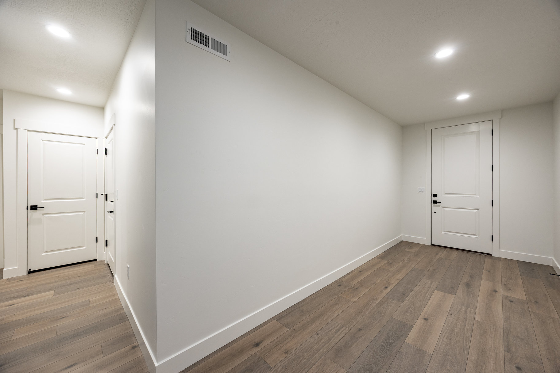  New Construction  Nightly Rental Approved  Prime Location - 物件實景