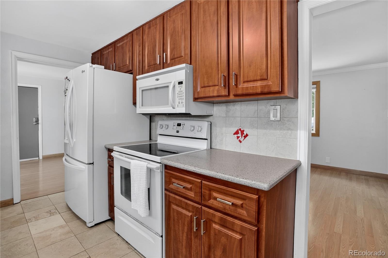 Englewood, Colorado, 80110, United States, 3 Bedrooms Bedrooms, ,2 BathroomsBathrooms,Residential,For Sale,1918074