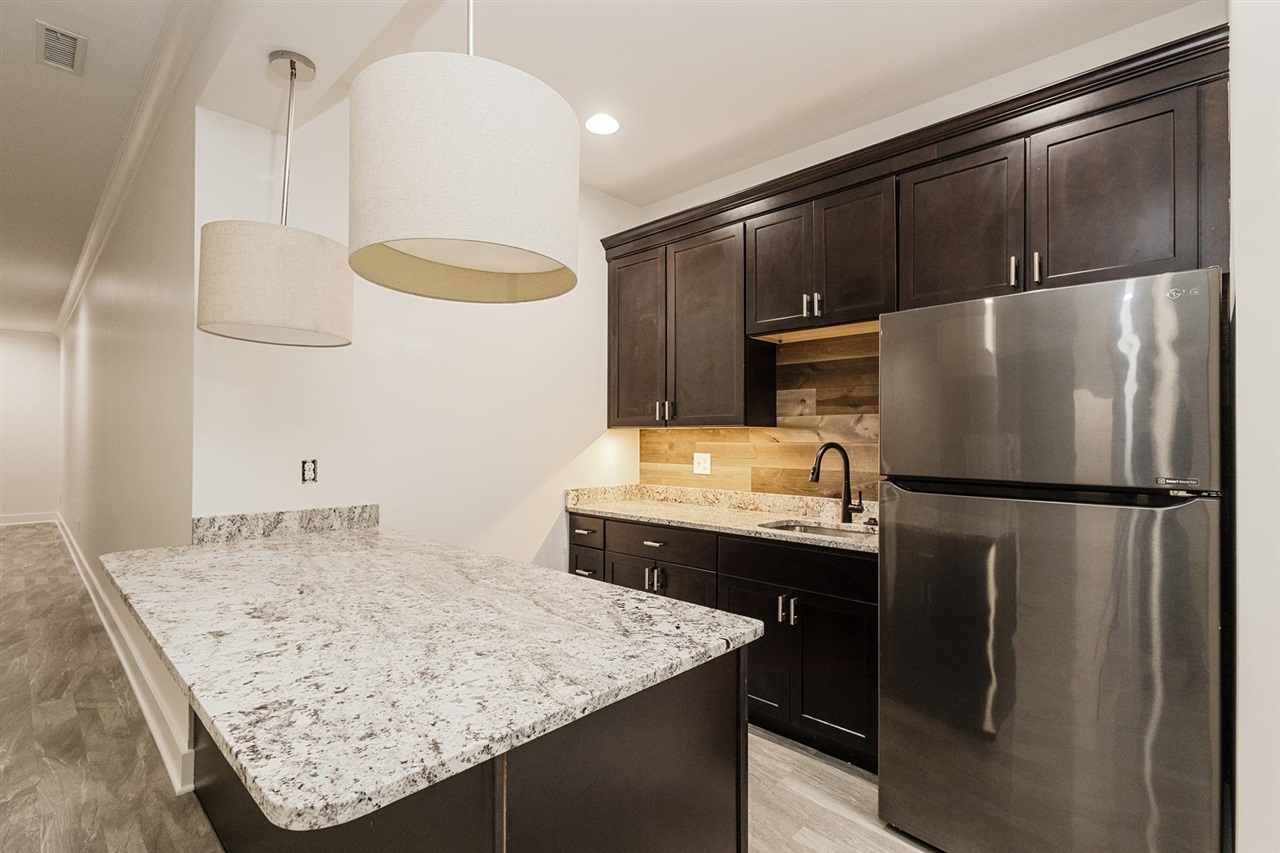 Bowling Green, Kentucky, 42103, United States, 4 Bedrooms Bedrooms, ,5 BathroomsBathrooms,Residential,For Sale,1991774