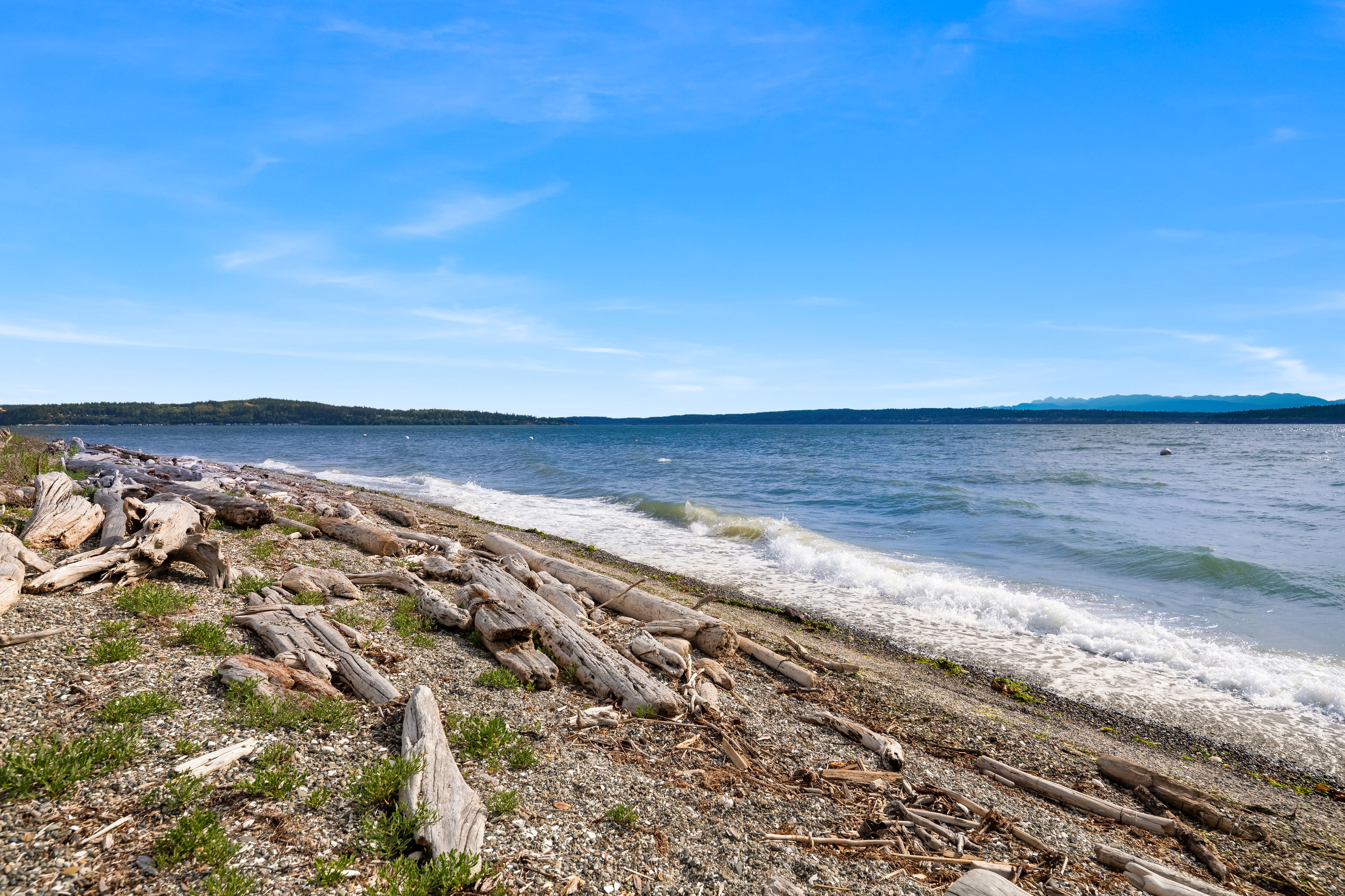  2106 Breezy Point Rd, Camano, WA 98282 - 物件實景