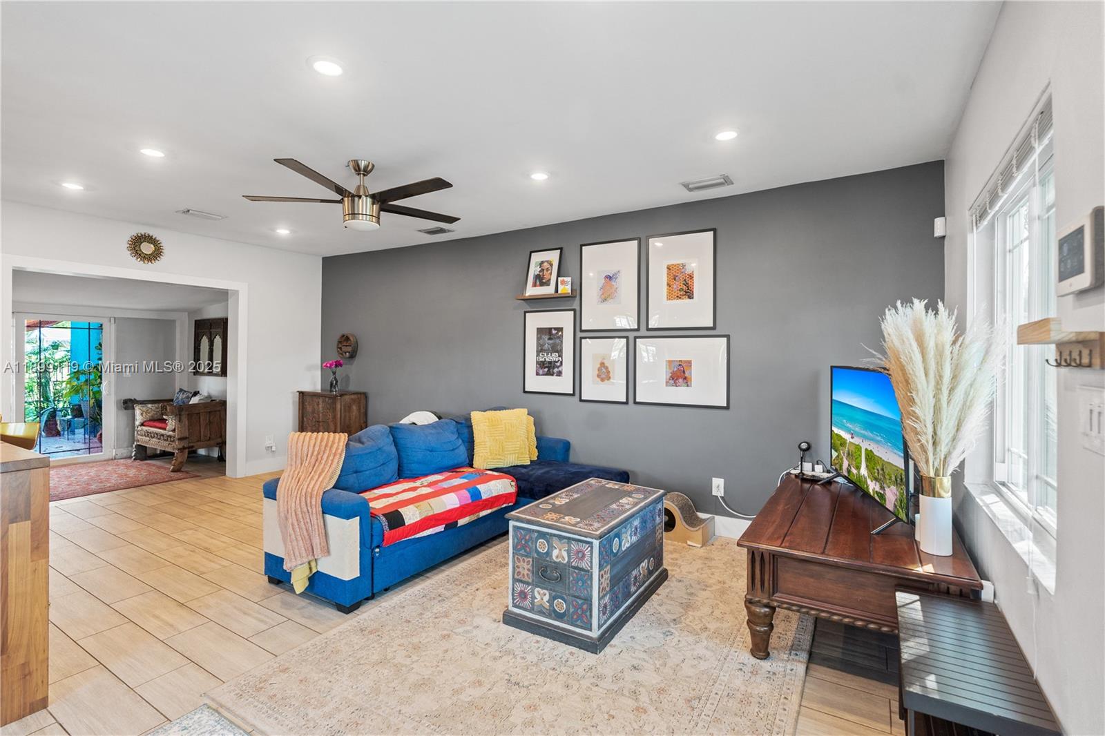 Hollywood, Florida, 33020, United States, 3 Bedrooms Bedrooms, ,2 BathroomsBathrooms,Residential,For Sale,1967684