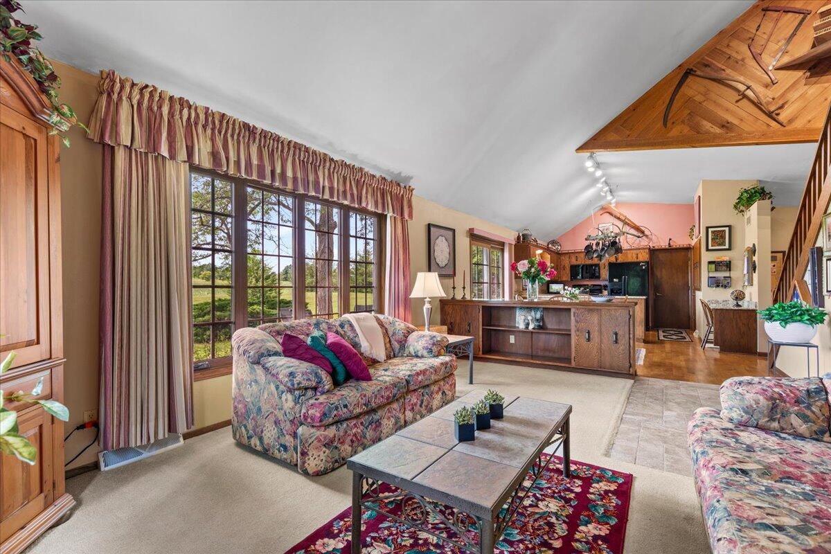 West Bend, Wisconsin, 53095, United States, 3 Bedrooms Bedrooms, ,2 BathroomsBathrooms,Residential,For Sale,1917208