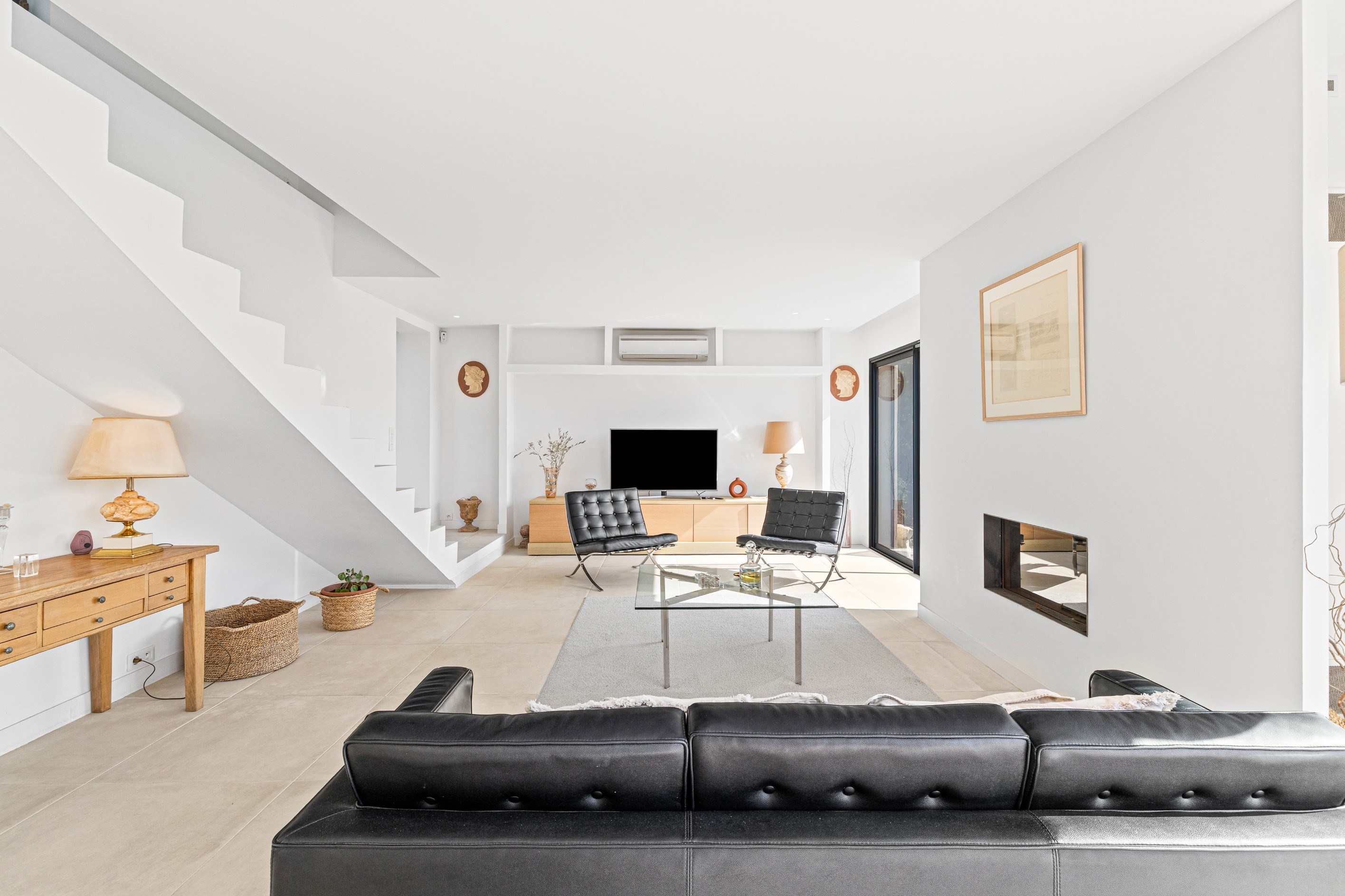  Architect-designed contemporary villa for sale in Vence near Saint-Paul-de-Vence - 物件實景