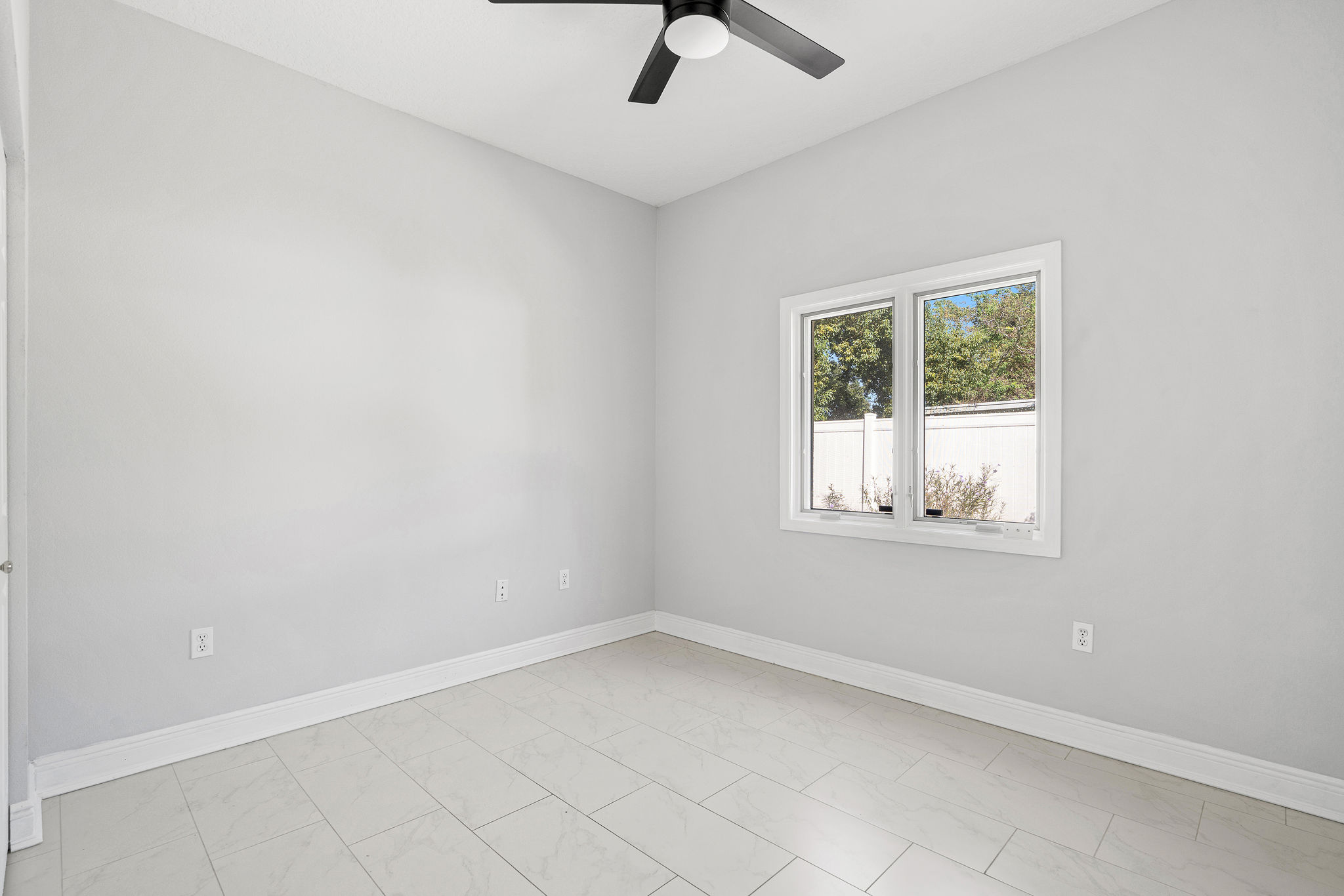 Largo, Florida, 33771, United States, 5 Bedrooms Bedrooms, ,3 BathroomsBathrooms,Residential,For Sale,1980944