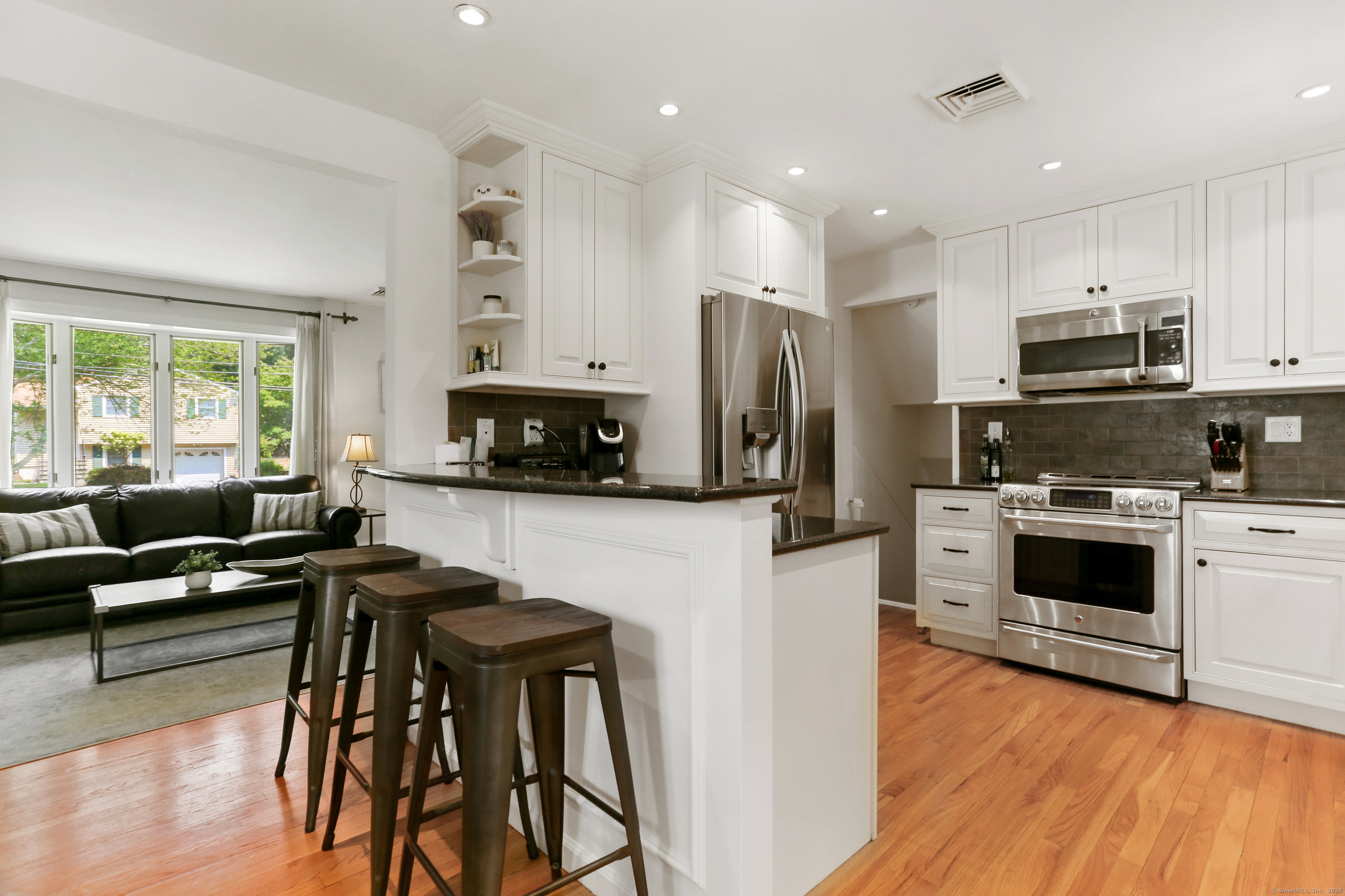 Fairfield, Connecticut, 06824, United States, 3 Bedrooms Bedrooms, ,2 BathroomsBathrooms,Residential,For Sale,1916978