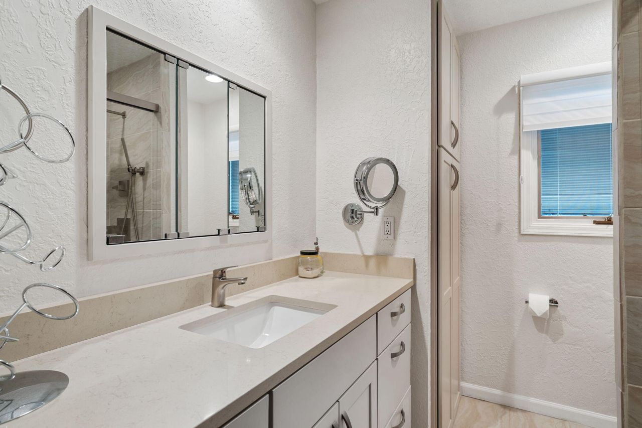 Albuquerque, New Mexico, 87111, United States, 4 Bedrooms Bedrooms, ,3 BathroomsBathrooms,Residential,For Sale,1906383