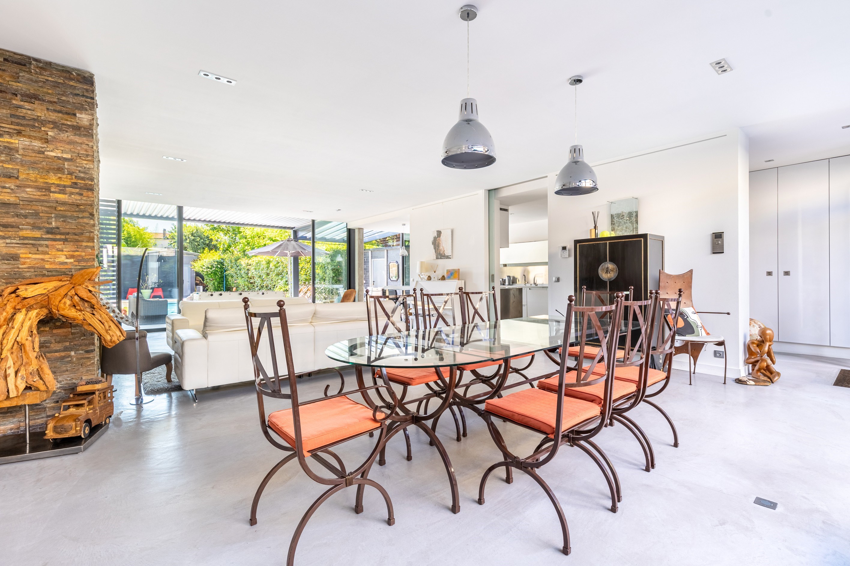  CAUDERAN - STUNNING CONTEMPORARY VILLA, GARDEN, POOL, DOUBLE GARAGE - AIR CONDI… - 物件實景
