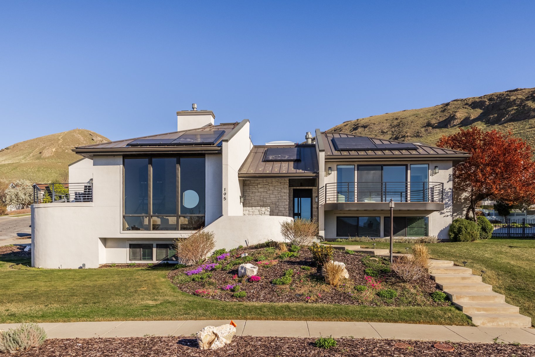  Stunning East Capitol Renovation - 物件實景