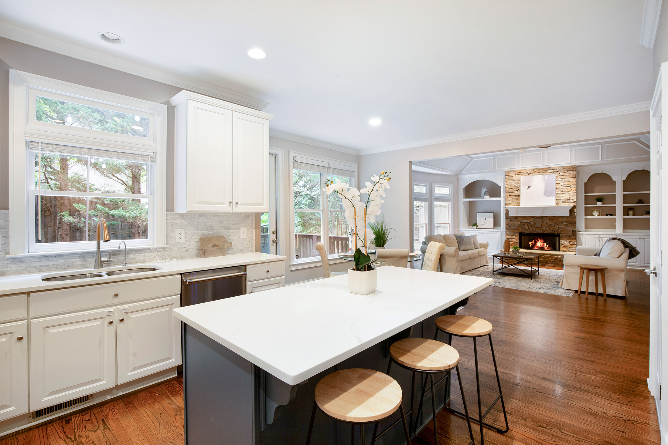  Recently Updated Four Bedroom Home in Gated Brookhaven Community - 物件實景