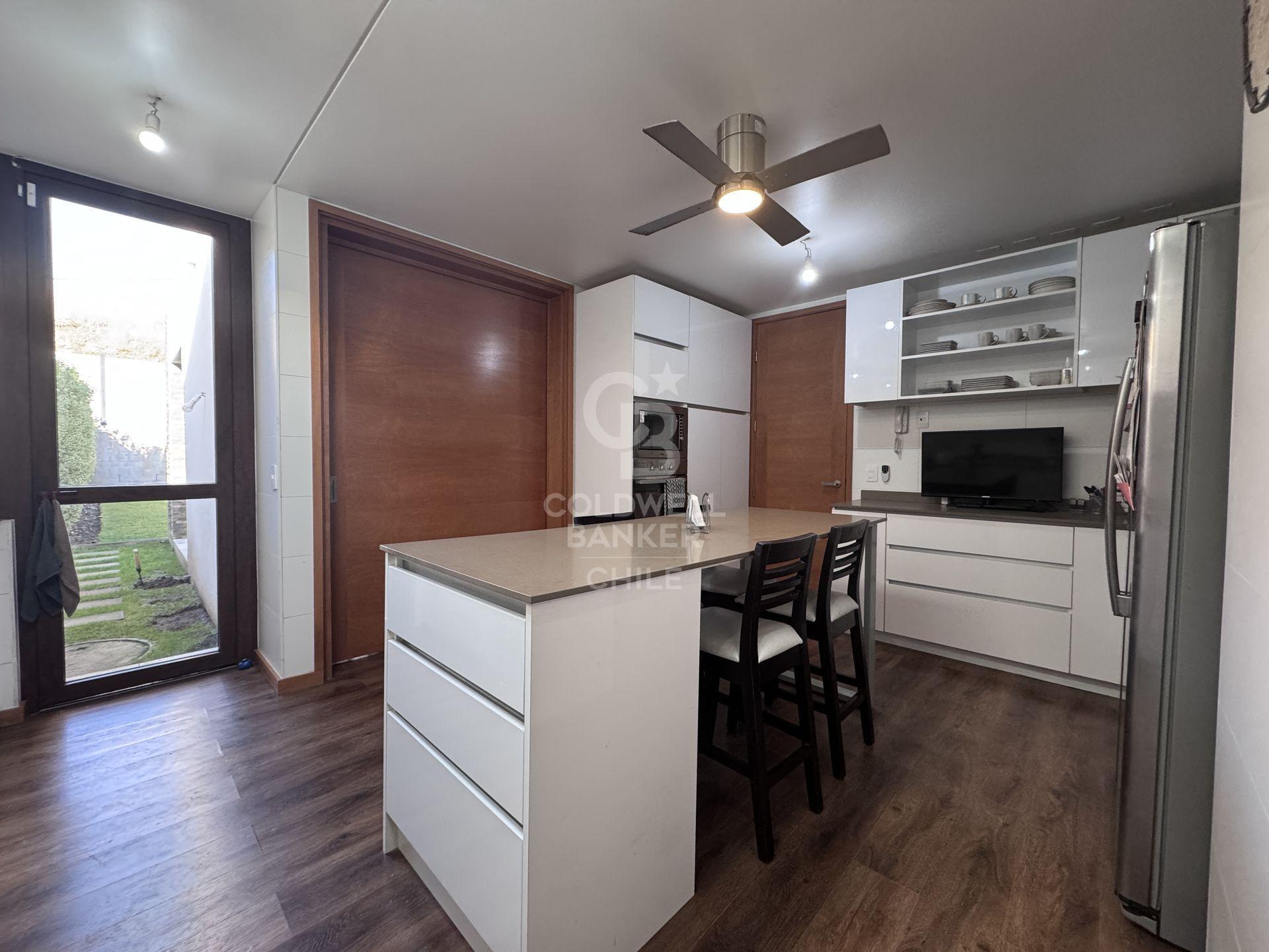 Colina, Chile, 5 Bedrooms Bedrooms, ,4 BathroomsBathrooms,Residential,For Sale,1867480