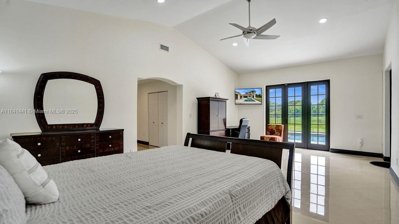 Davie, Florida, 33330, United States, 5 Bedrooms Bedrooms, ,5 BathroomsBathrooms,Residential,For Sale,1896833