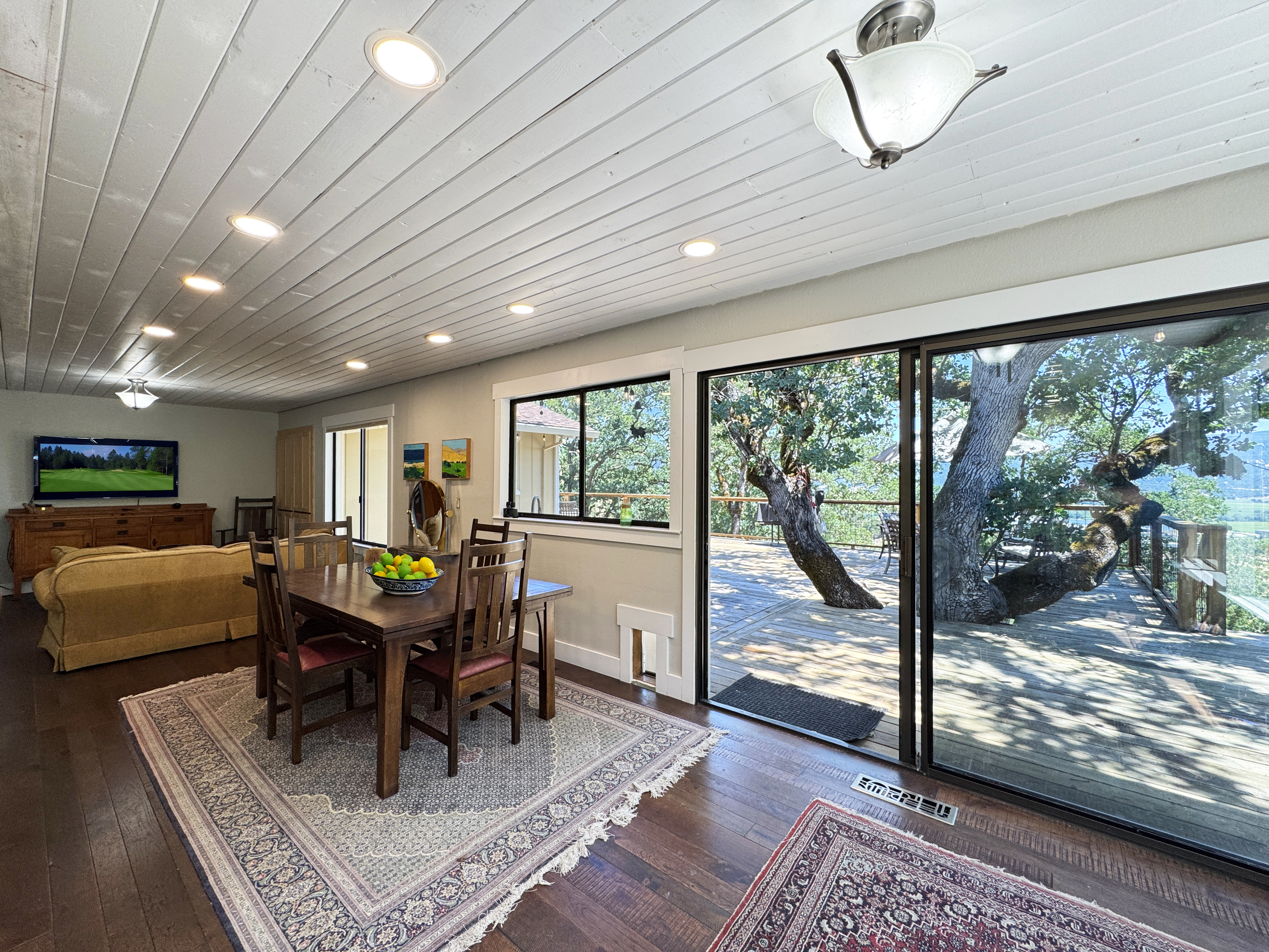 Ukiah, California, 95482, United States, 3 Bedrooms Bedrooms, ,2 BathroomsBathrooms,Residential,For Sale,1879134