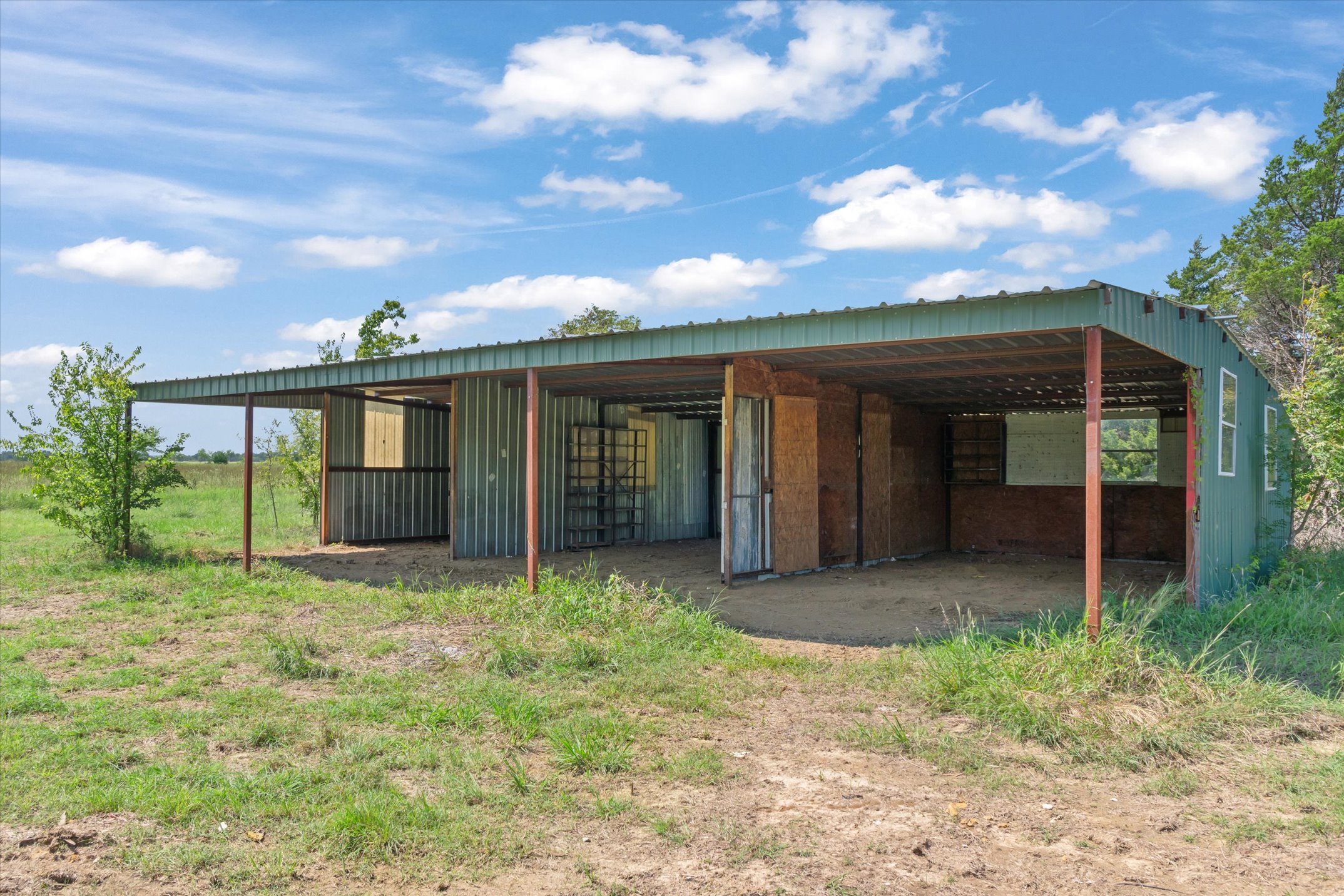 Wills Point, Texas, 75169, United States, 4 Bedrooms Bedrooms, ,3 BathroomsBathrooms,Residential,For Sale,1979230