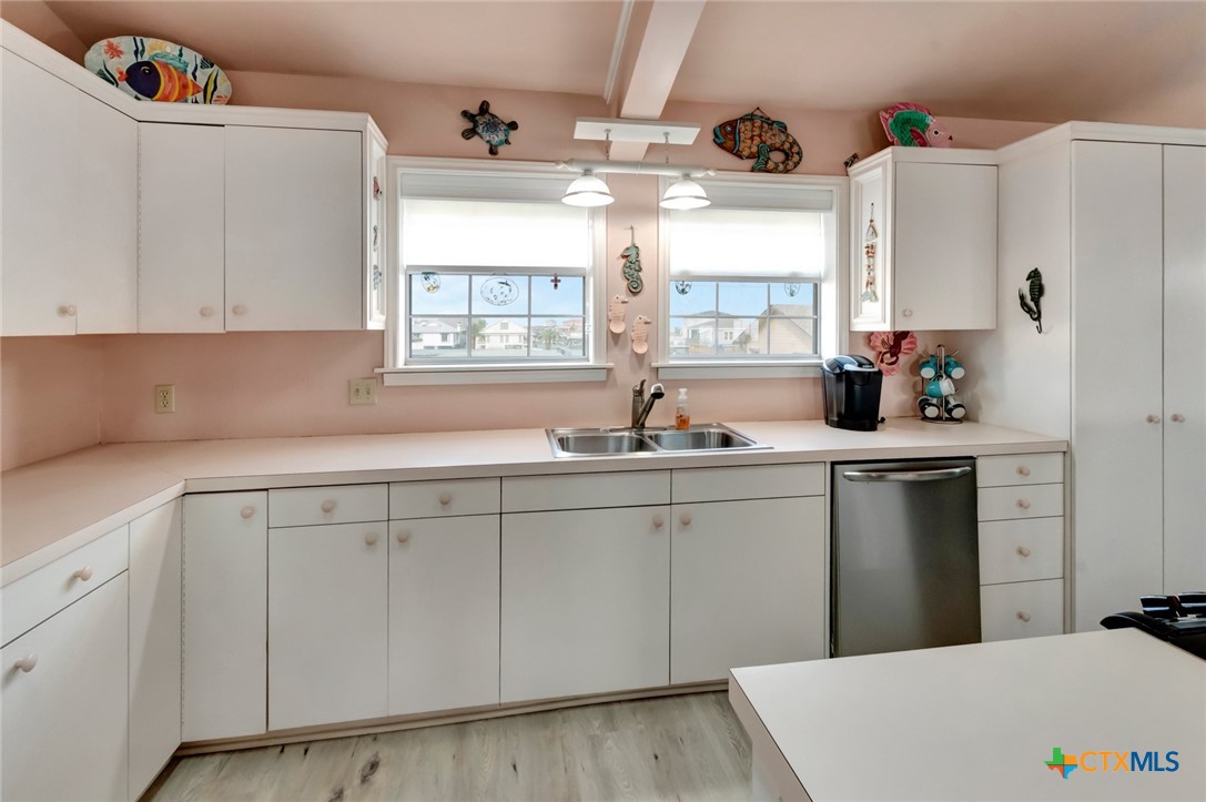 504 S 12th Street, Port O'Connor, Texas, 77982, United States, 5 Bedrooms Bedrooms, ,4 BathroomsBathrooms,Residential,For Sale,504 S 12th Street,1559126