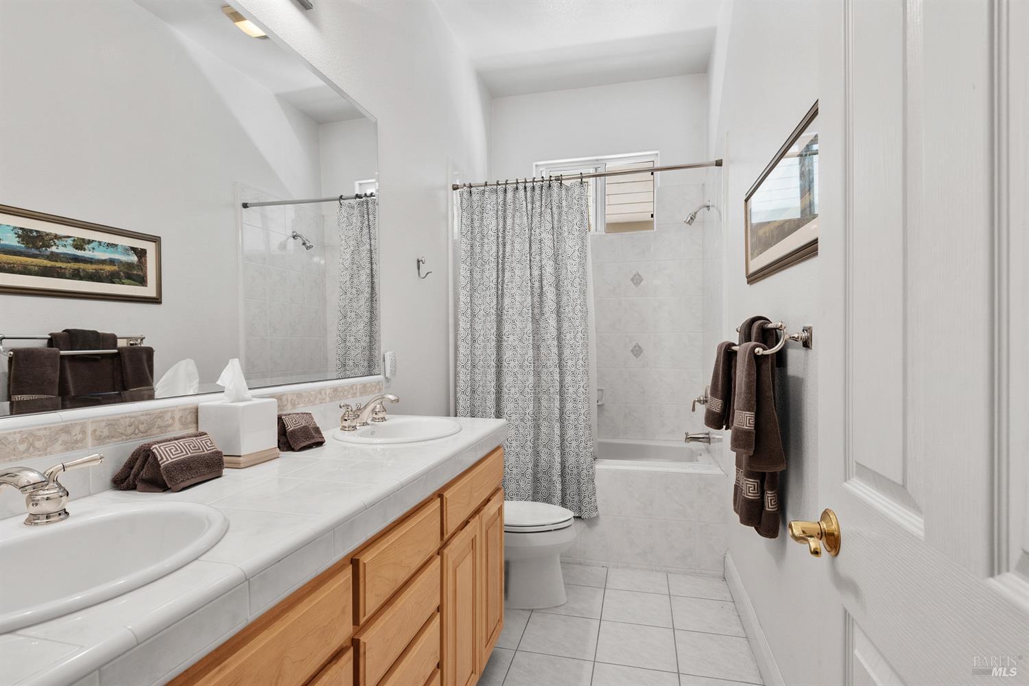 Santa Rosa, California, 95404, United States, 4 Bedrooms Bedrooms, ,4 BathroomsBathrooms,Residential,For Sale,1979173