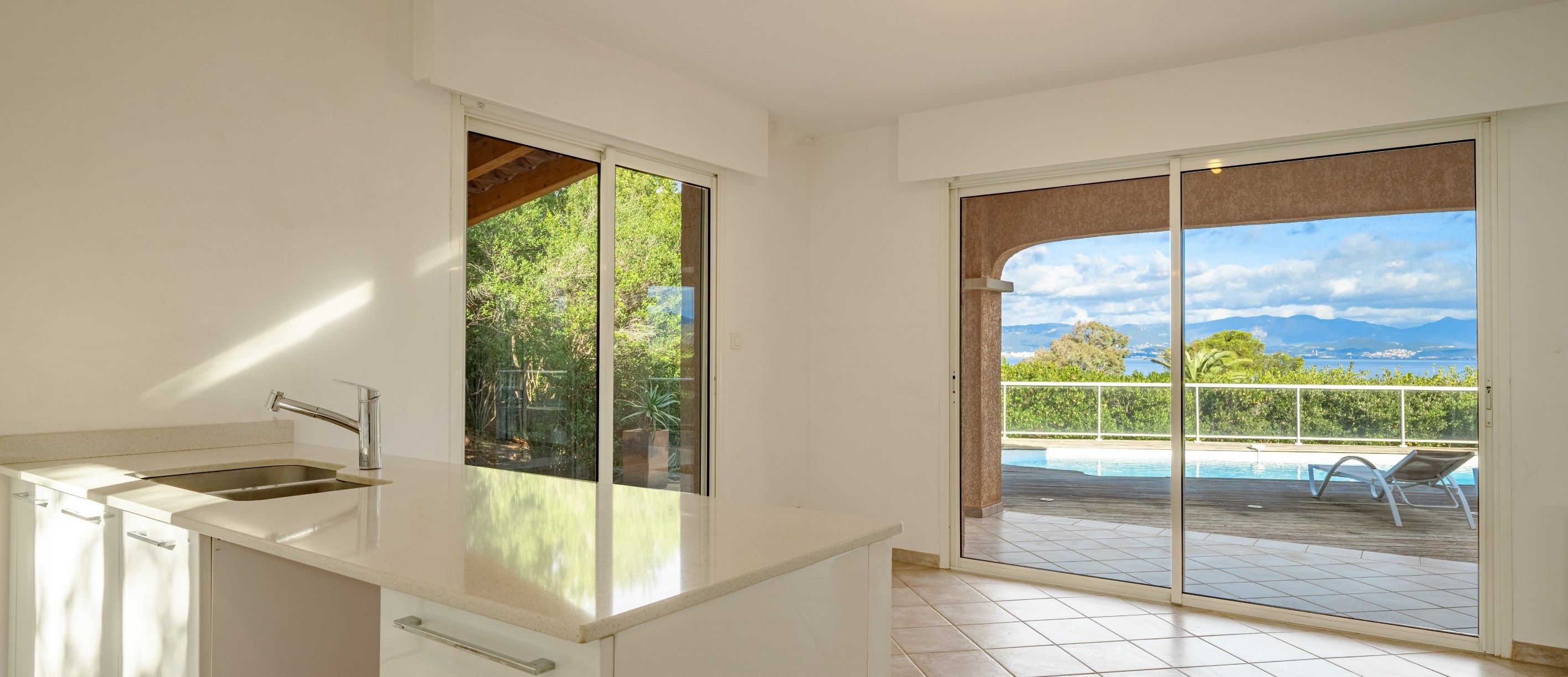  For sale : Luxury villa with pool, sea view and beaches on foot - Isolella - Aj… - 物件實景