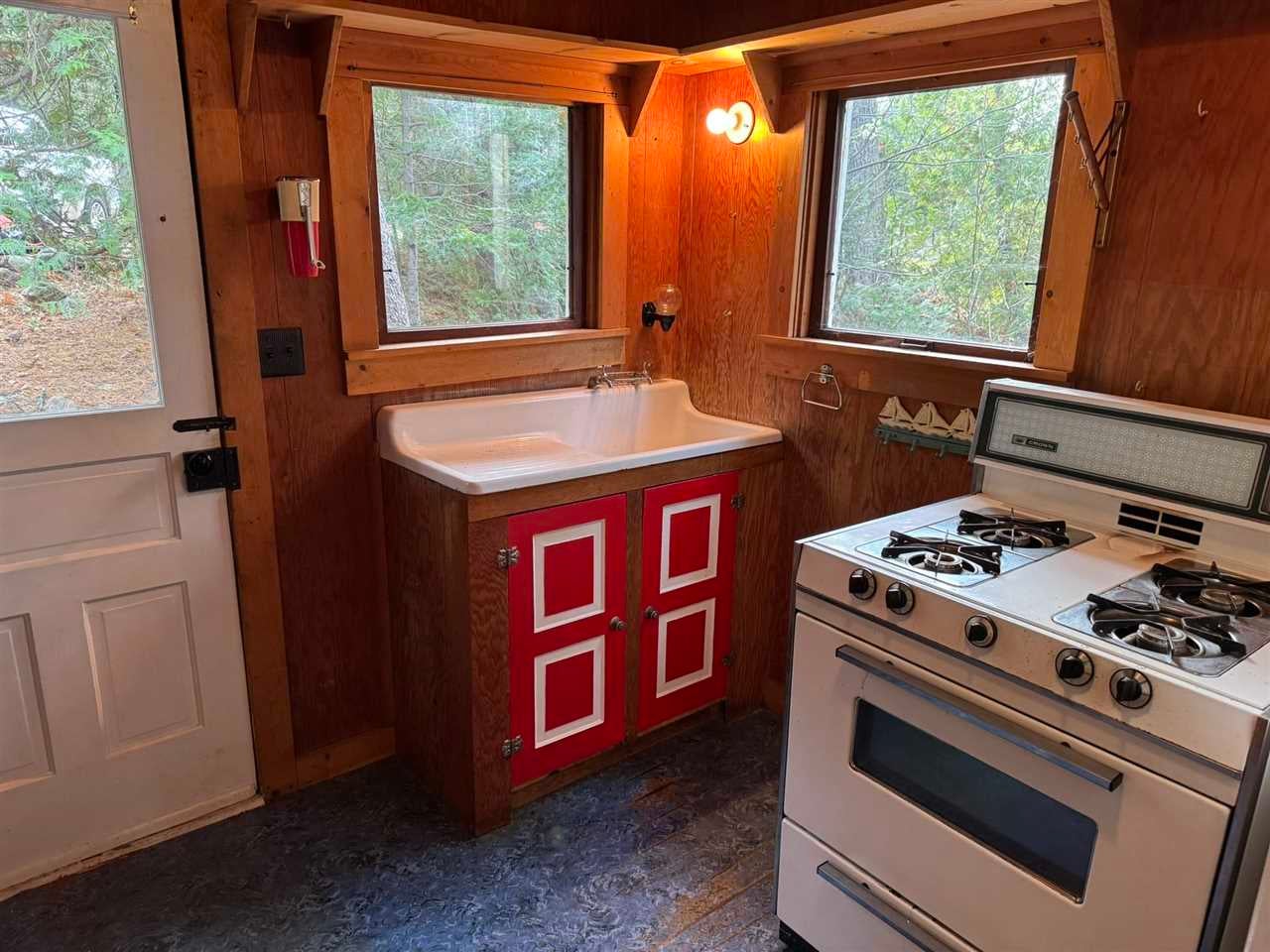 Mackinaw City, Michigan, 49701, United States, 3 Bedrooms Bedrooms, ,1 BathroomBathrooms,Residential,For Sale,1995953