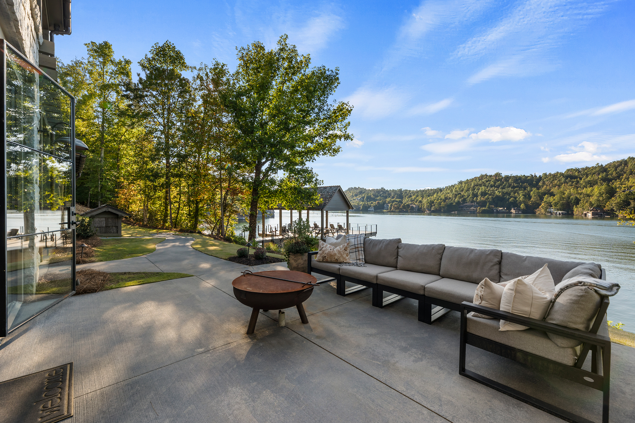  Breathtaking Lake Burton Views from an Exceptional Custom Lakehouse - 物件實景