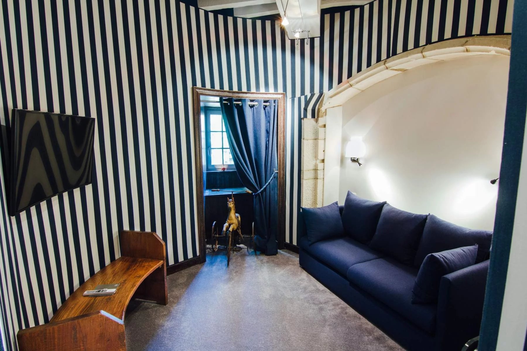 Igé, Burgundy-Franche-Comté, 71960, FR, 17 Bedrooms Bedrooms, ,29 BathroomsBathrooms,Residential,For Sale,1994711