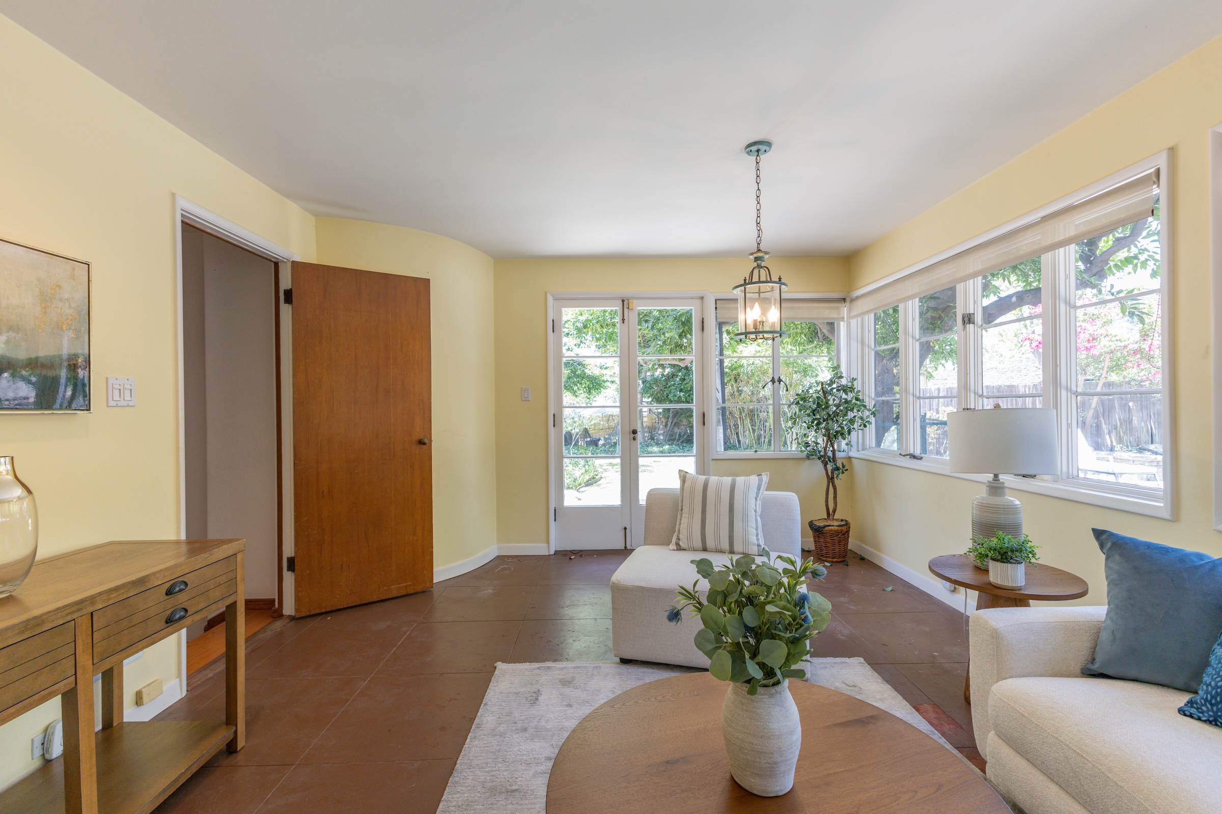  2421 Ridgeway Road - 物件實景