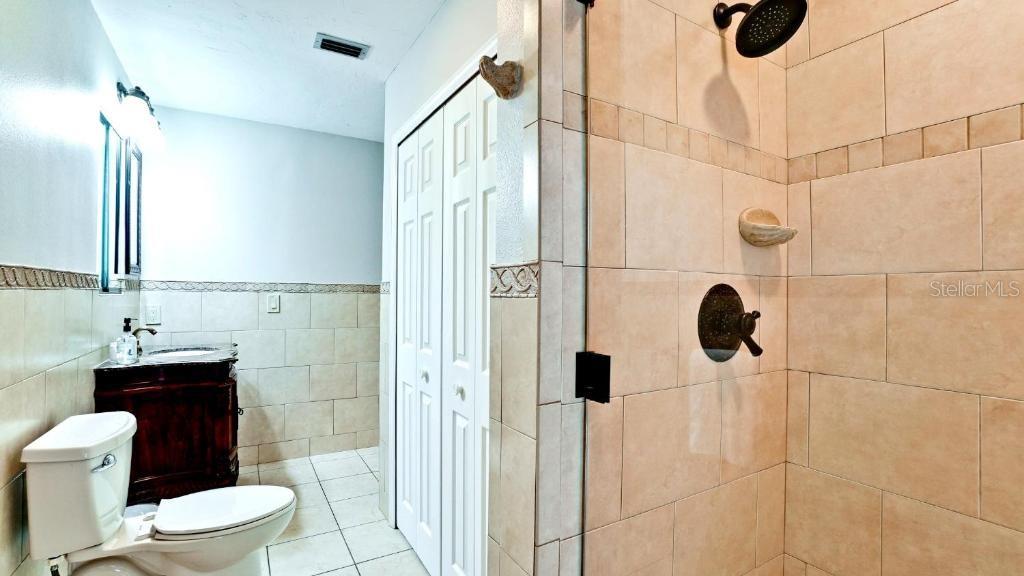 Bradenton, Florida, 34209, United States, 3 Bedrooms Bedrooms, ,4 BathroomsBathrooms,Residential,For Sale,1896605