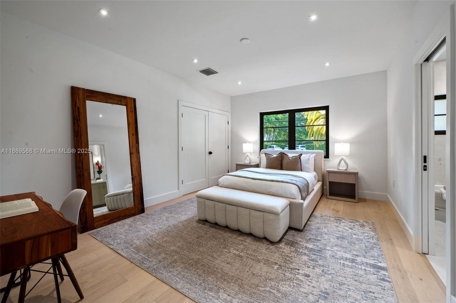 Miami, Florida, 33143, United States, 4 Bedrooms Bedrooms, ,4 BathroomsBathrooms,Residential,For Sale,1933110