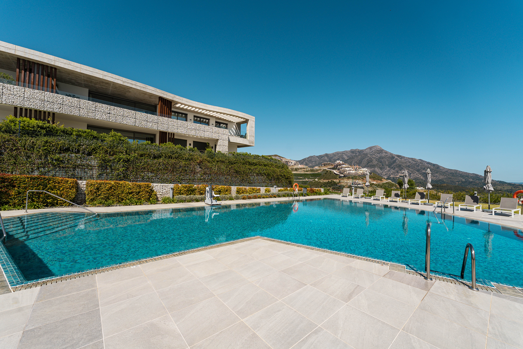  Duplex penthouse with terraces and sea views in Real de La Quinta - 物件實景