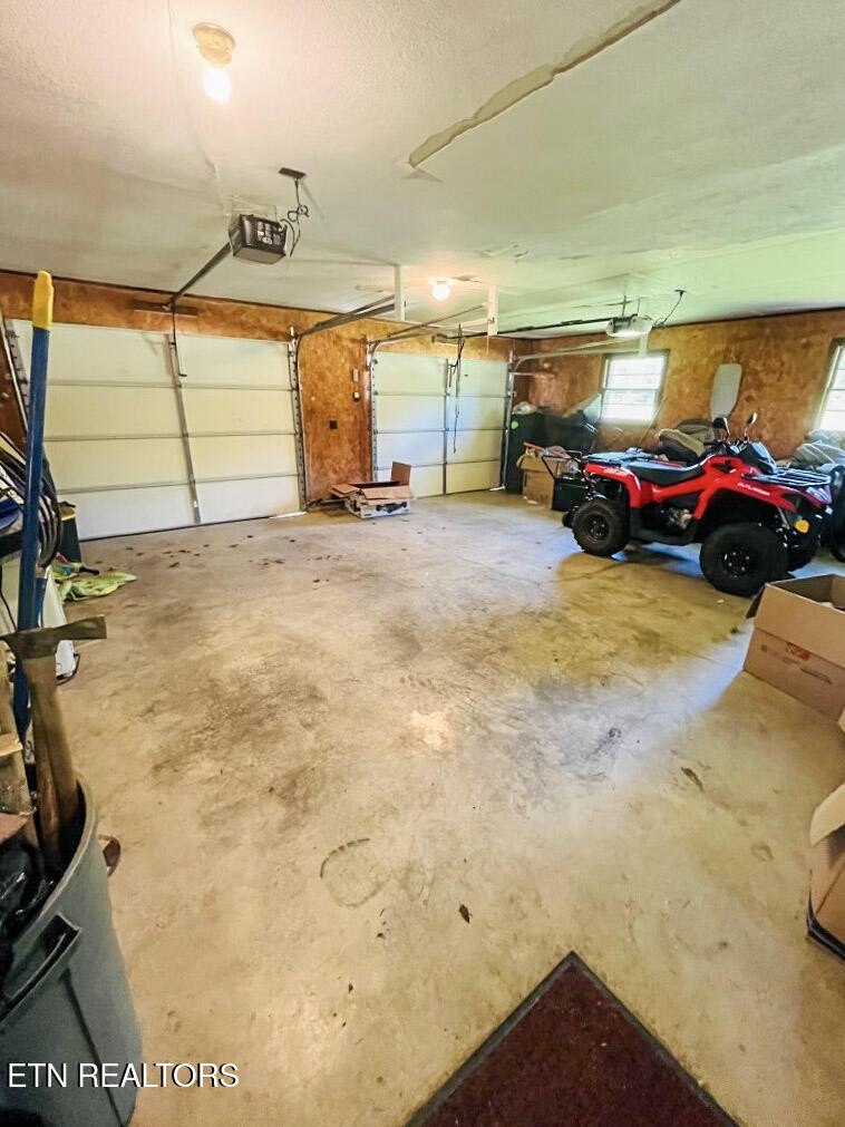 Deer Lodge, Tennessee, 37726, United States, 3 Bedrooms Bedrooms, ,2 BathroomsBathrooms,Residential,For Sale,2006458