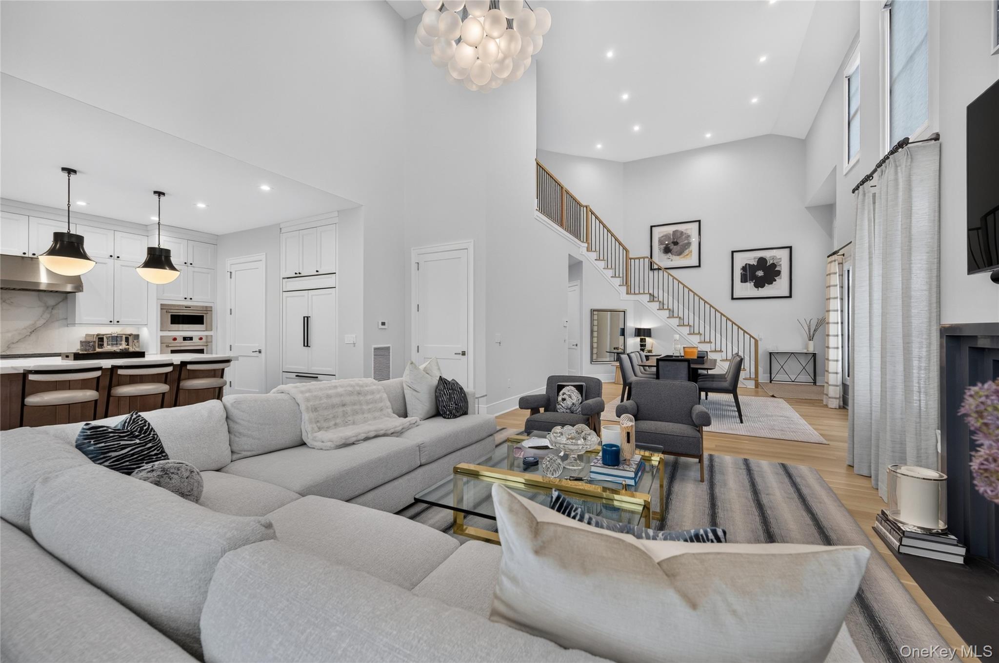  63 Three Ponds Lane W, Woodbury, NY, 11797 - 物件實景
