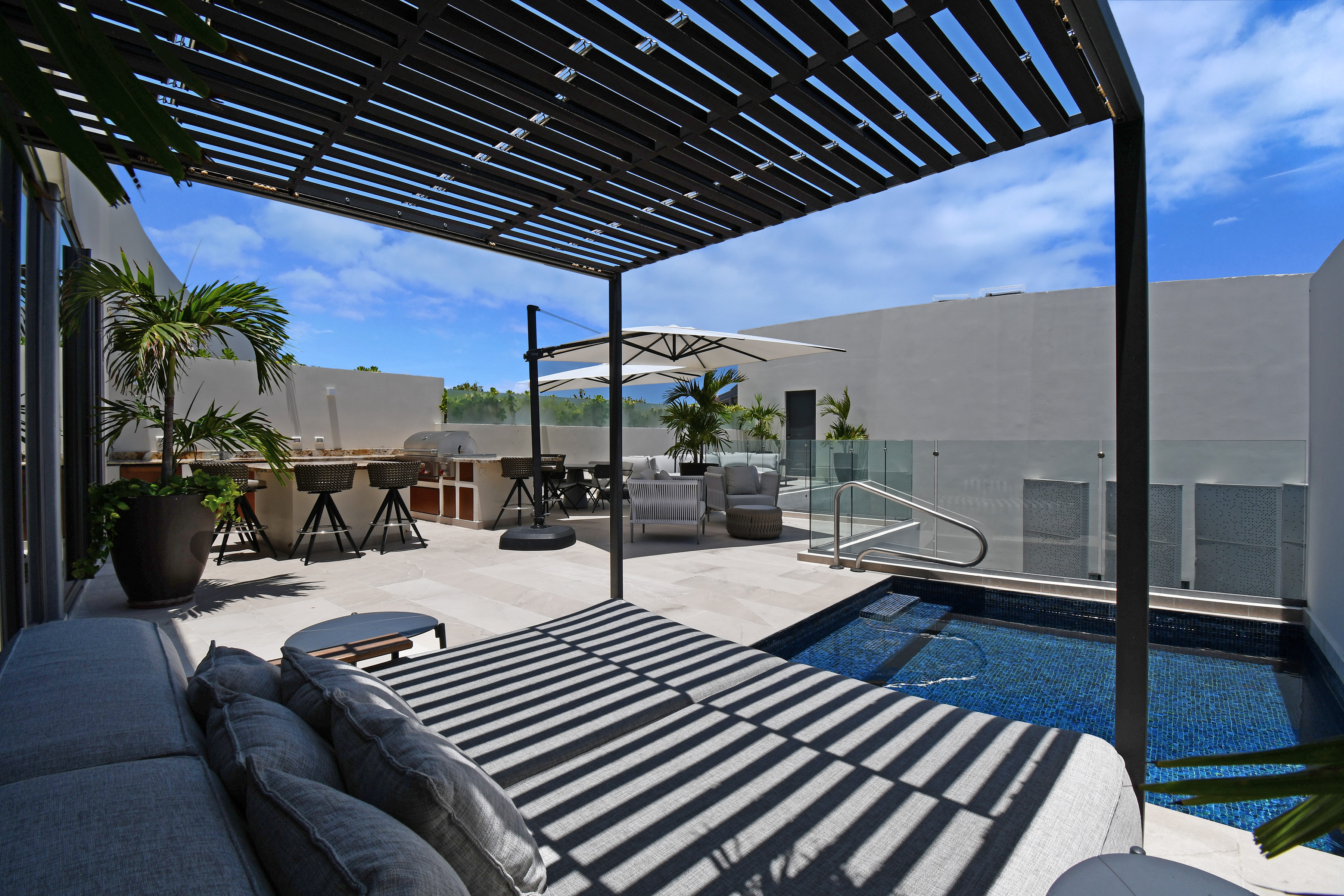  Three-Bedroom Blue Horizon Penthouse - 物件實景