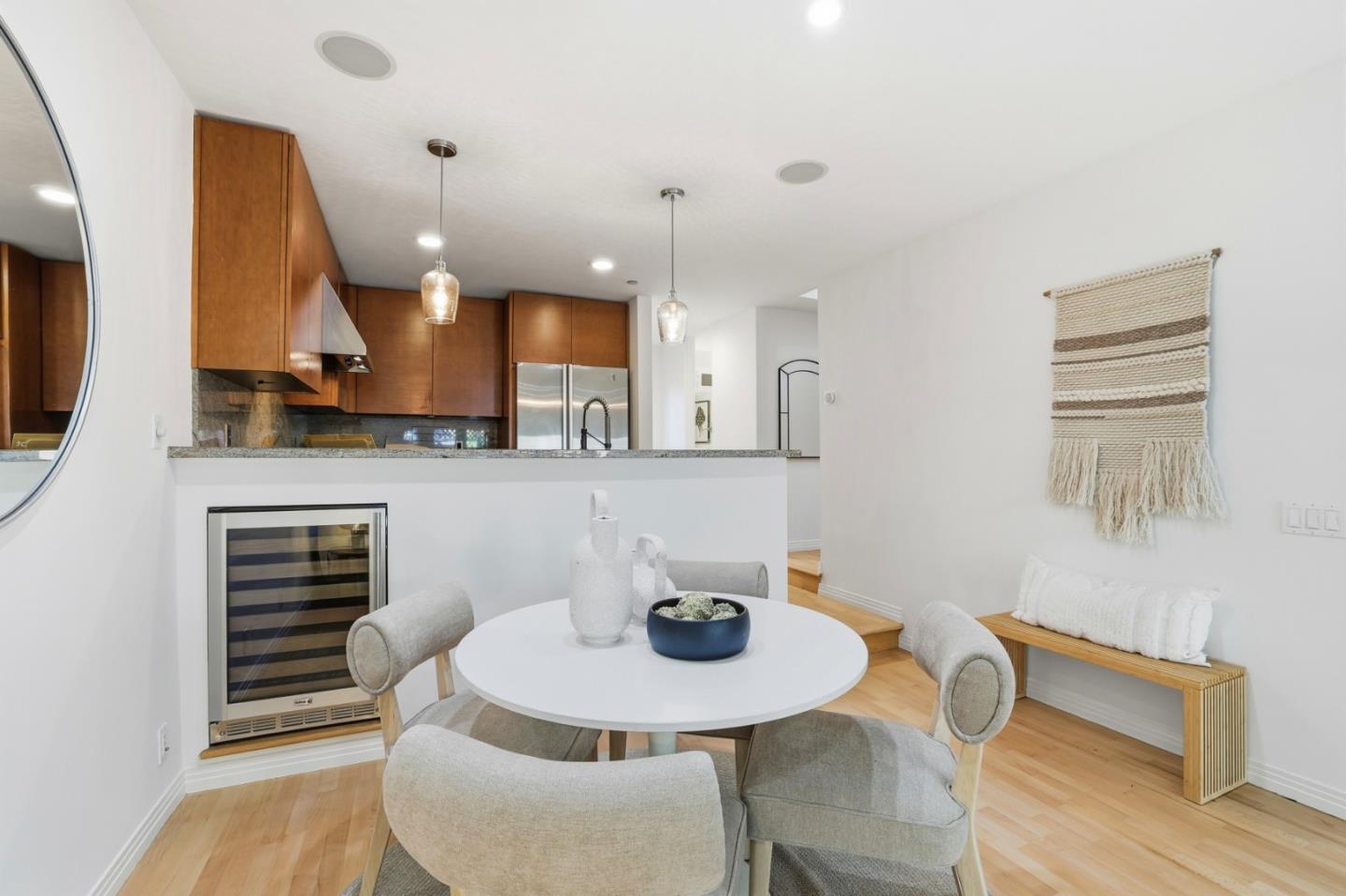 Santa Clara, California, 95050, United States, 2 Bedrooms Bedrooms, ,3 BathroomsBathrooms,Residential,For Sale,1989026