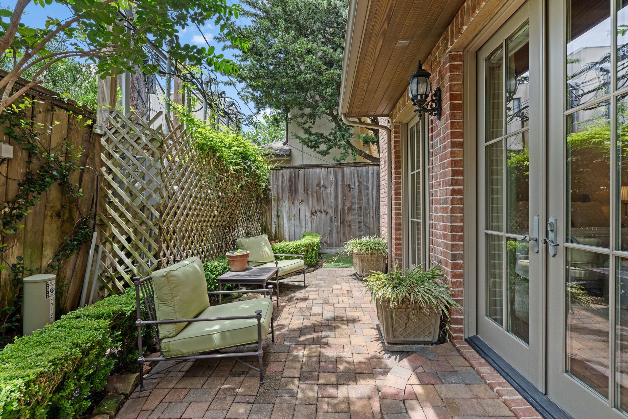  1010 Nantucket Drive F - 物件實景