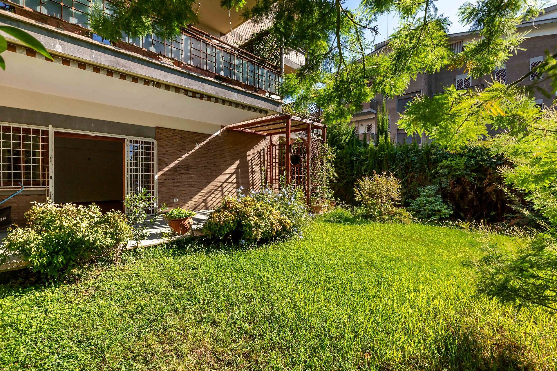 Roma, Roma, 00100, IT, 3 Bedrooms Bedrooms, ,2 BathroomsBathrooms,Residential,For Sale,1963202