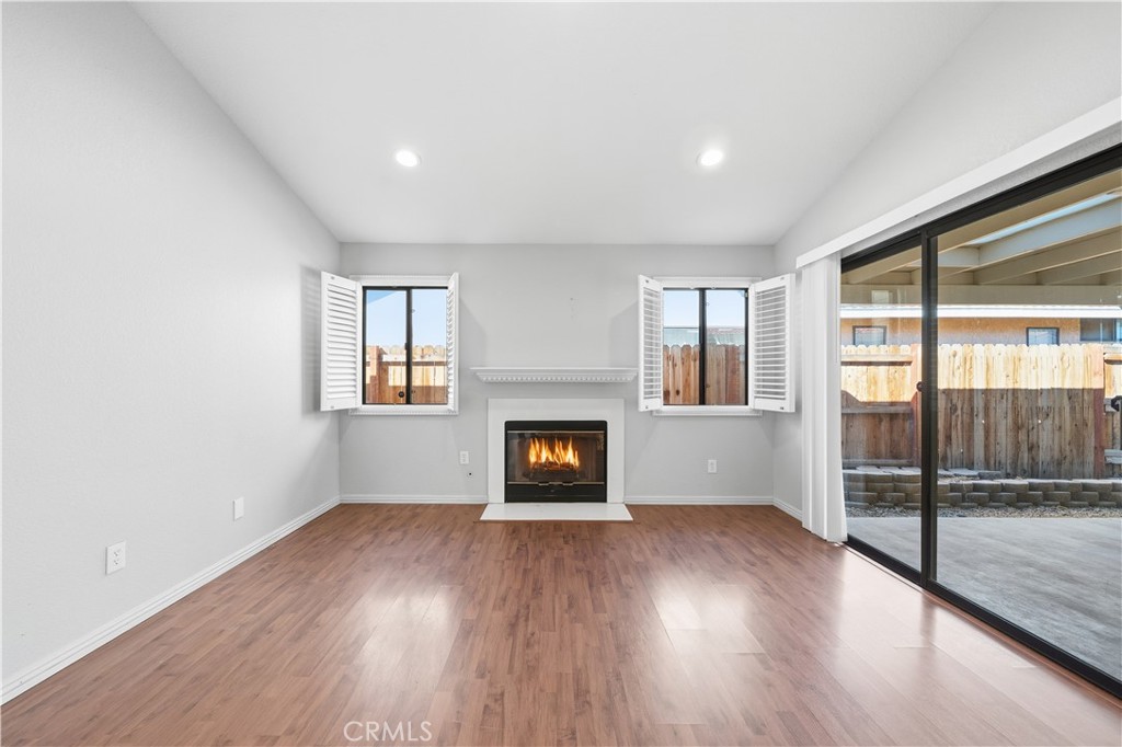 Hemet, California, 92543, United States, 4 Bedrooms Bedrooms, ,2 BathroomsBathrooms,Residential,For Sale,1983512