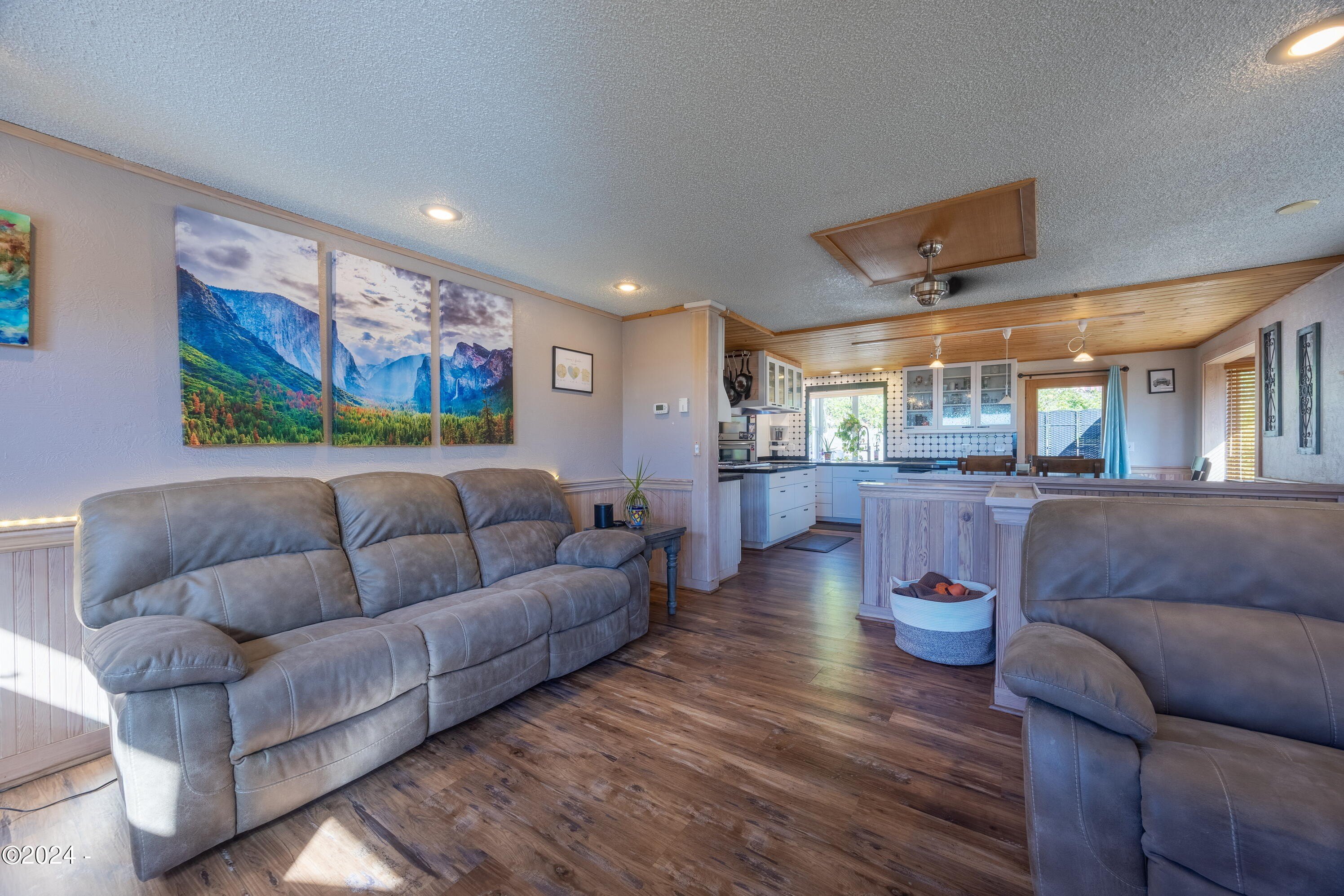 850 SE 31st, Lincoln City, Oregon, 97367, United States, 4 Bedrooms Bedrooms, ,2 BathroomsBathrooms,Residential,For Sale,850 SE 31st,1637852