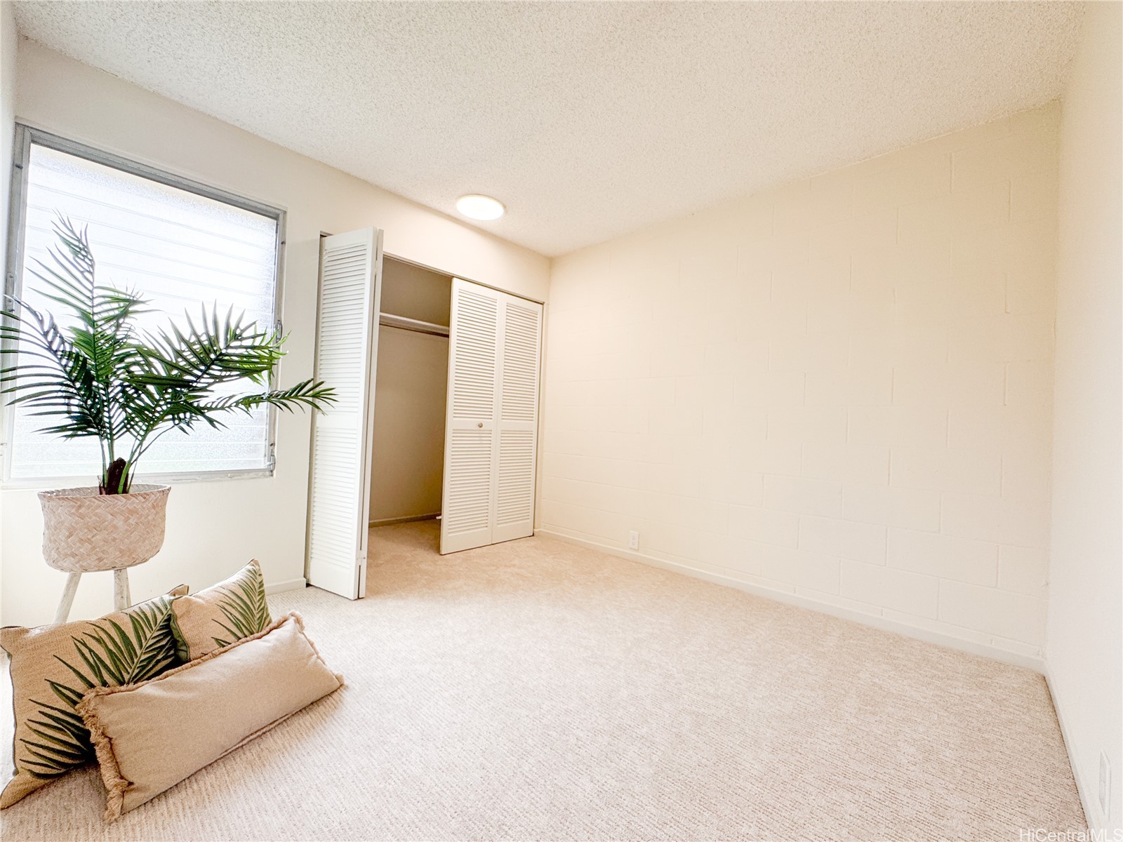 Aiea, Hawaii, 96701, United States, 3 Bedrooms Bedrooms, ,3 BathroomsBathrooms,Residential,For Sale,1962399