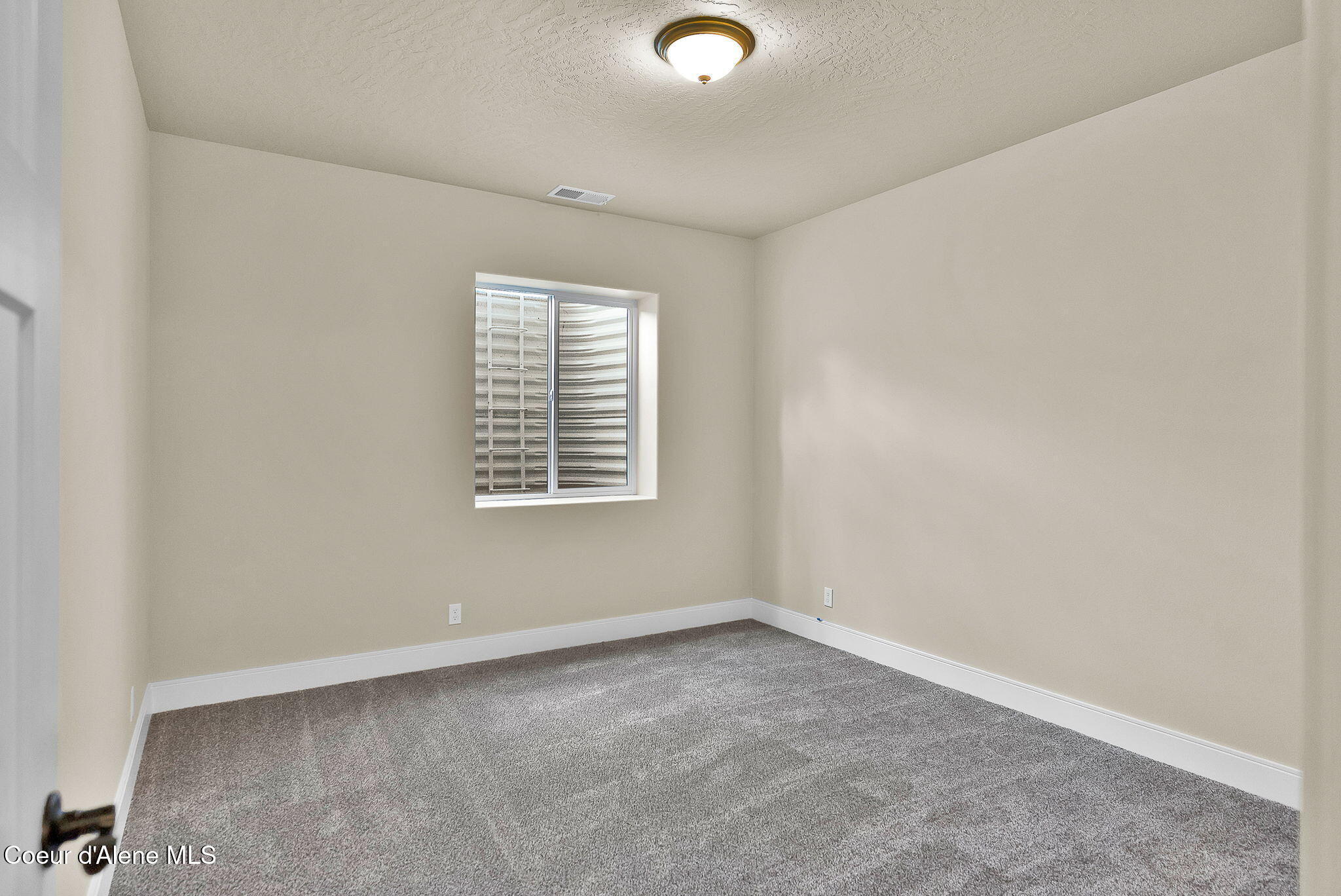 Rathdrum, Idaho, 83858, United States, 6 Bedrooms Bedrooms, ,1 BathroomBathrooms,Residential,For Sale,1989161