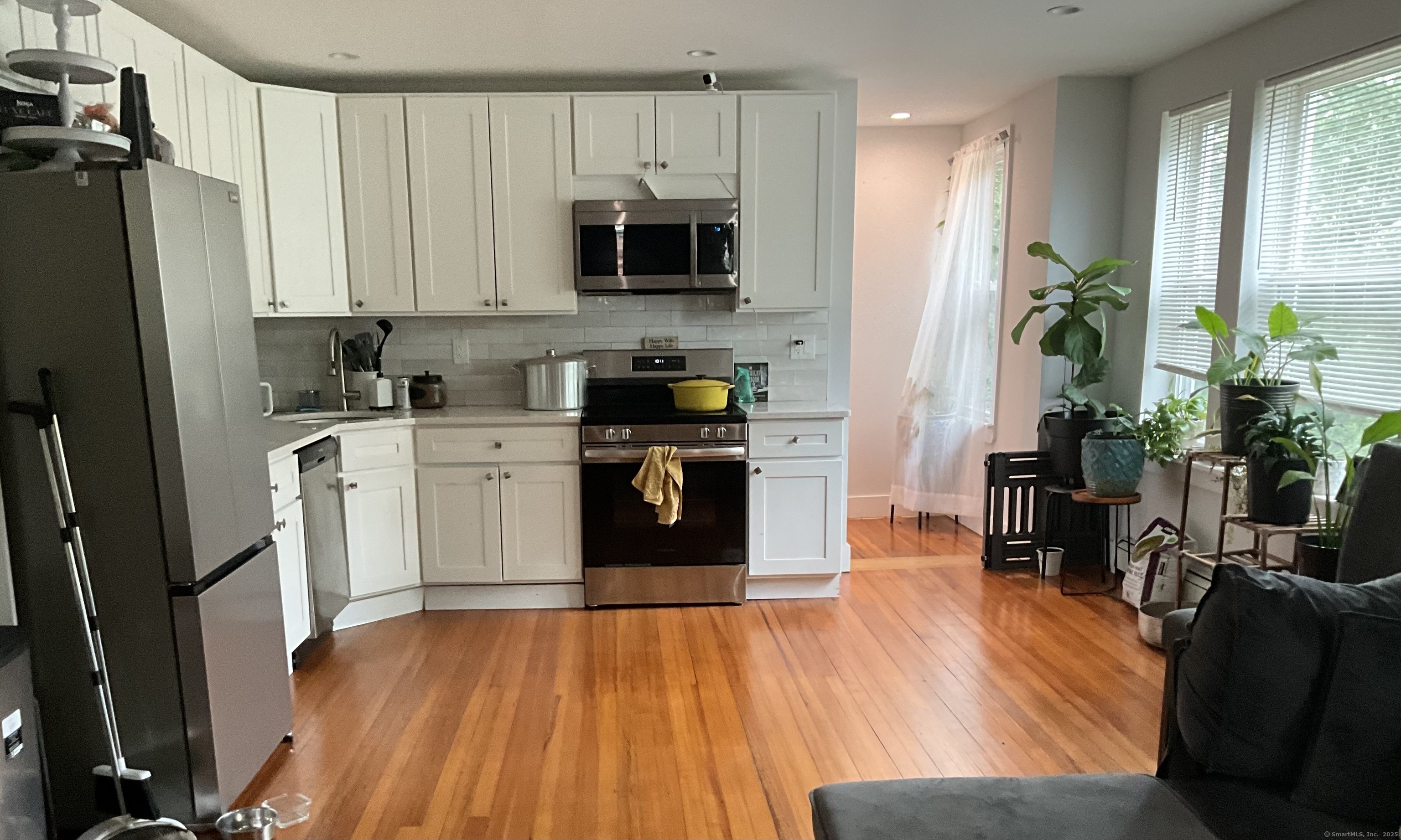 Waterbury, Connecticut, 06708, United States, 9 Bedrooms Bedrooms, ,3 BathroomsBathrooms,Residential,For Sale,1911329