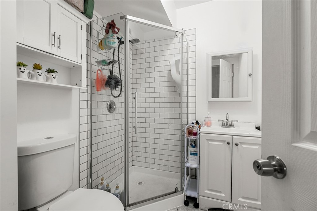 Los Angeles, California, 90063, United States, 5 Bedrooms Bedrooms, ,4 BathroomsBathrooms,Residential,For Sale,1759937